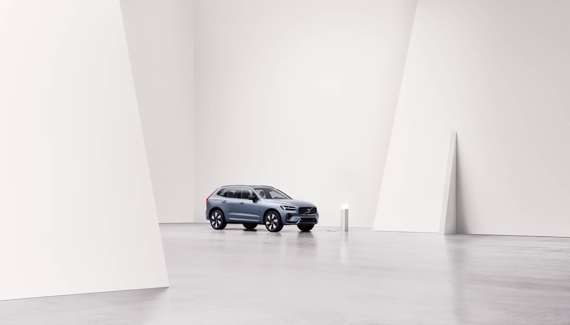 2025 Volvo XC60 PHEV