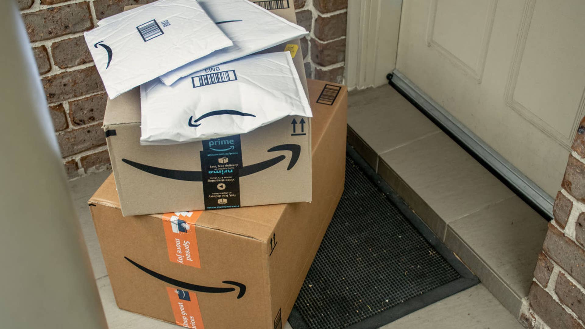 Amazon Has a Model Engine Building Kit for 30% Off - Autoblog