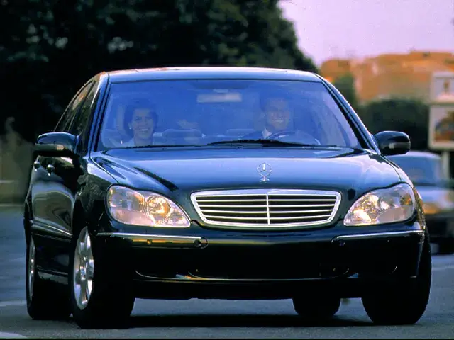 2000 Mercedes-Benz S-Class
