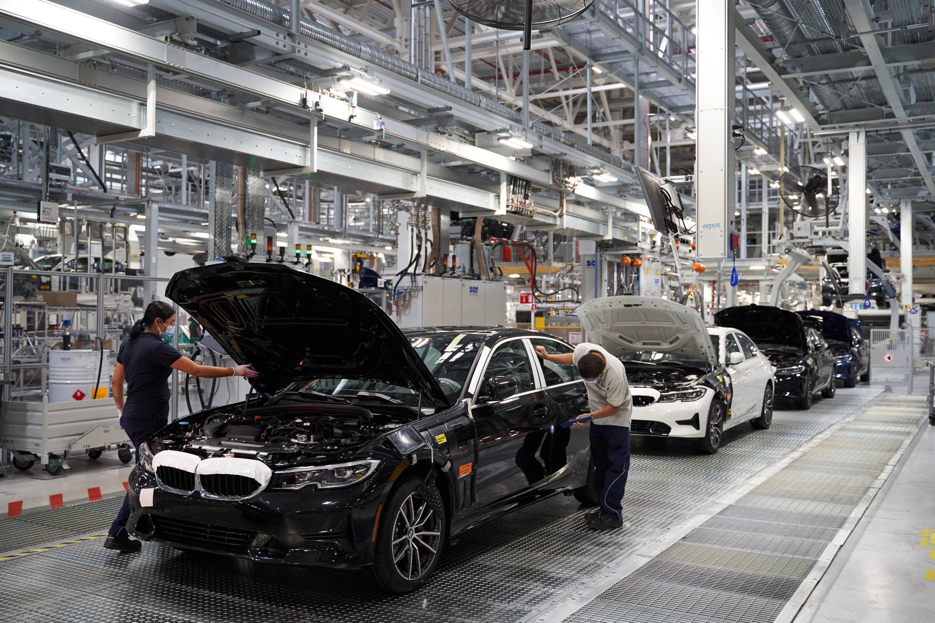 operations-inside-a-bmw-manufacturing-facility.jpg?profile=rss
