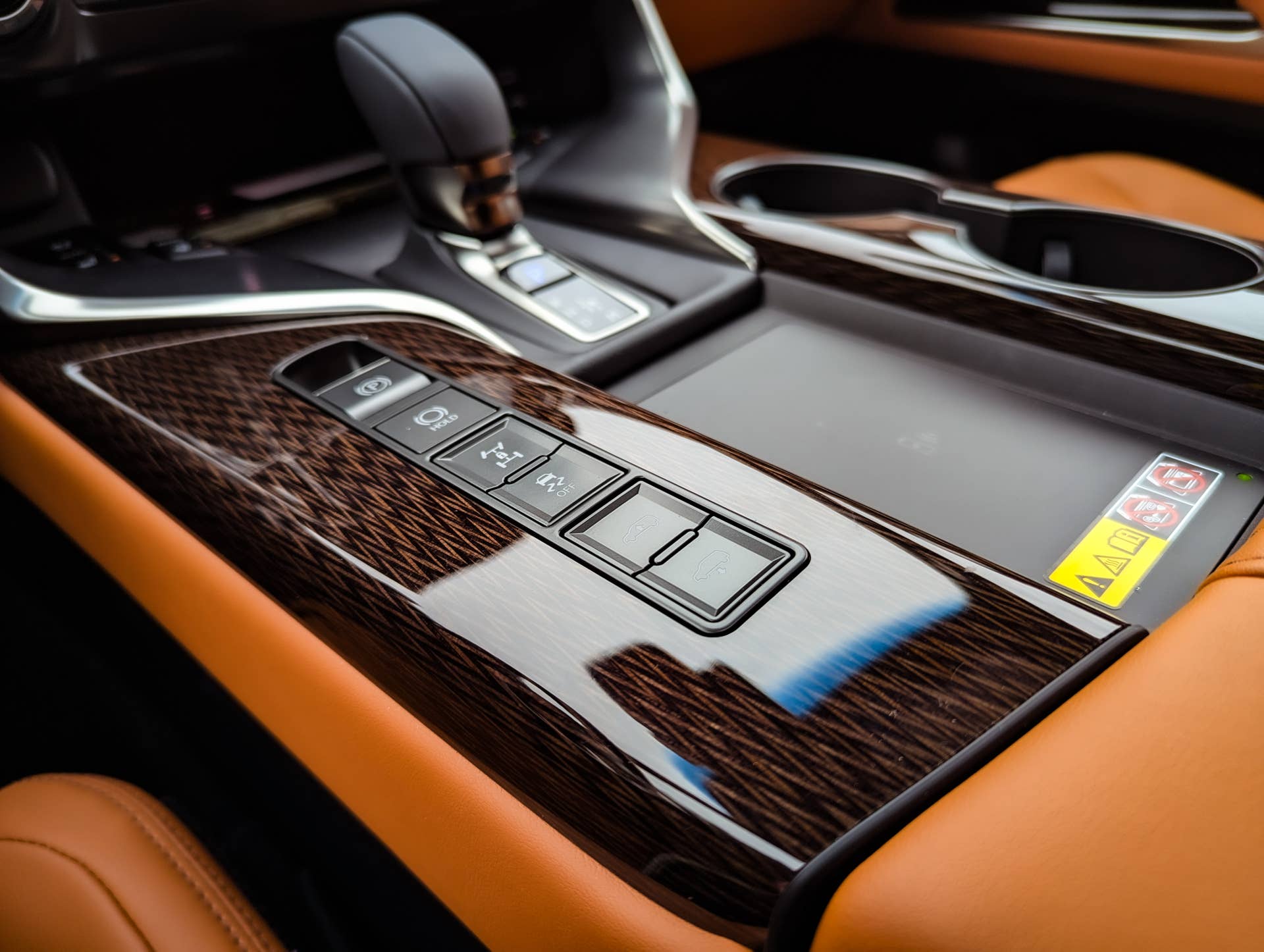 2025 Lexus LX 700h Ultra Luxury