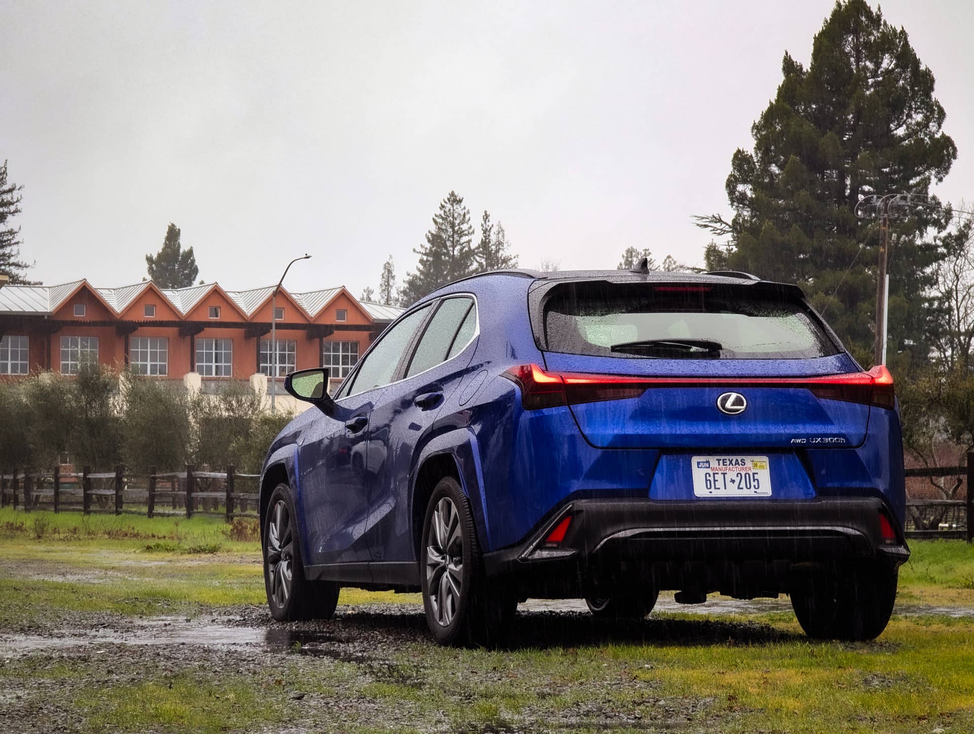 2025 Lexus UX300h F Sport Handling