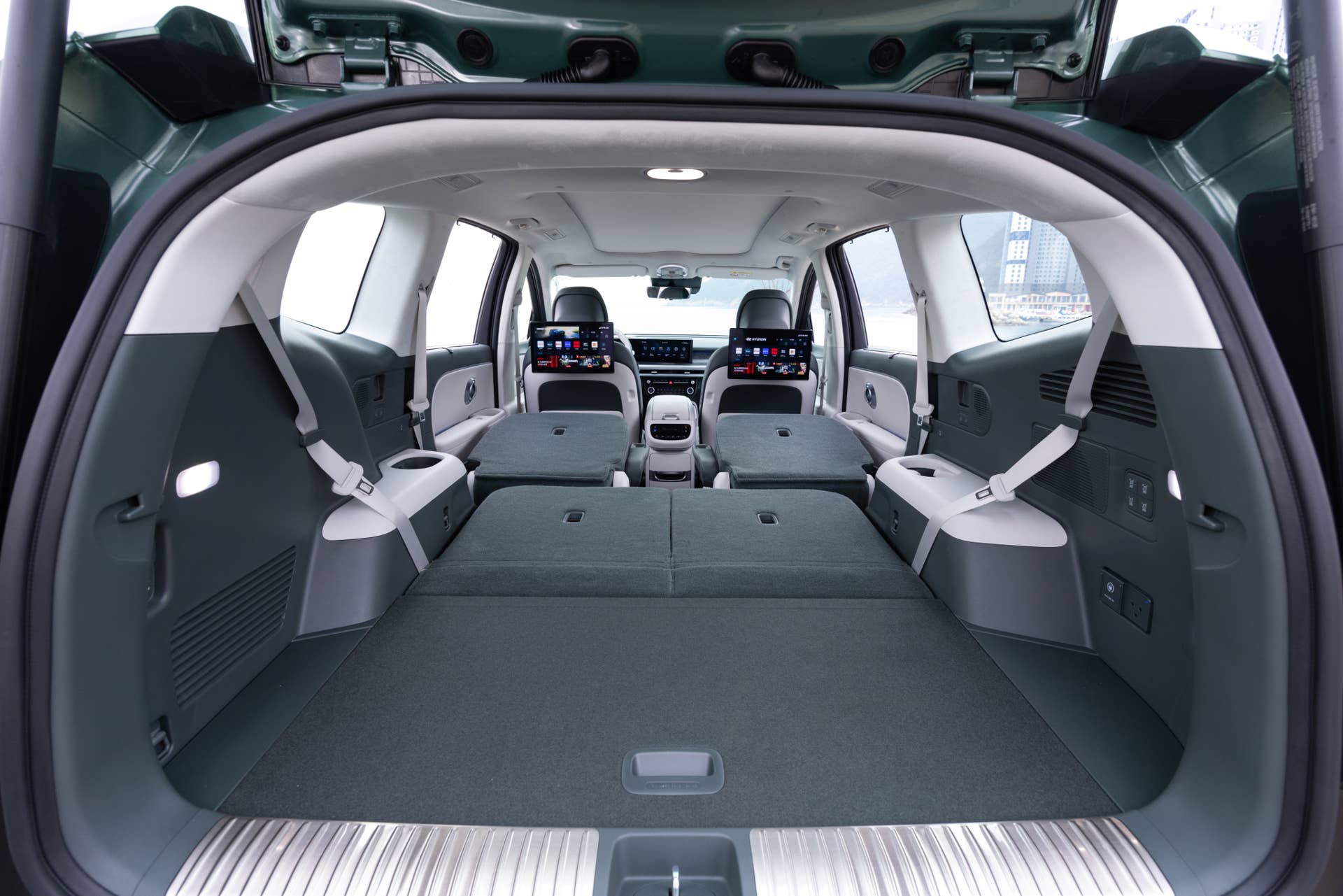 Hyundai IONIQ 9 cargo area