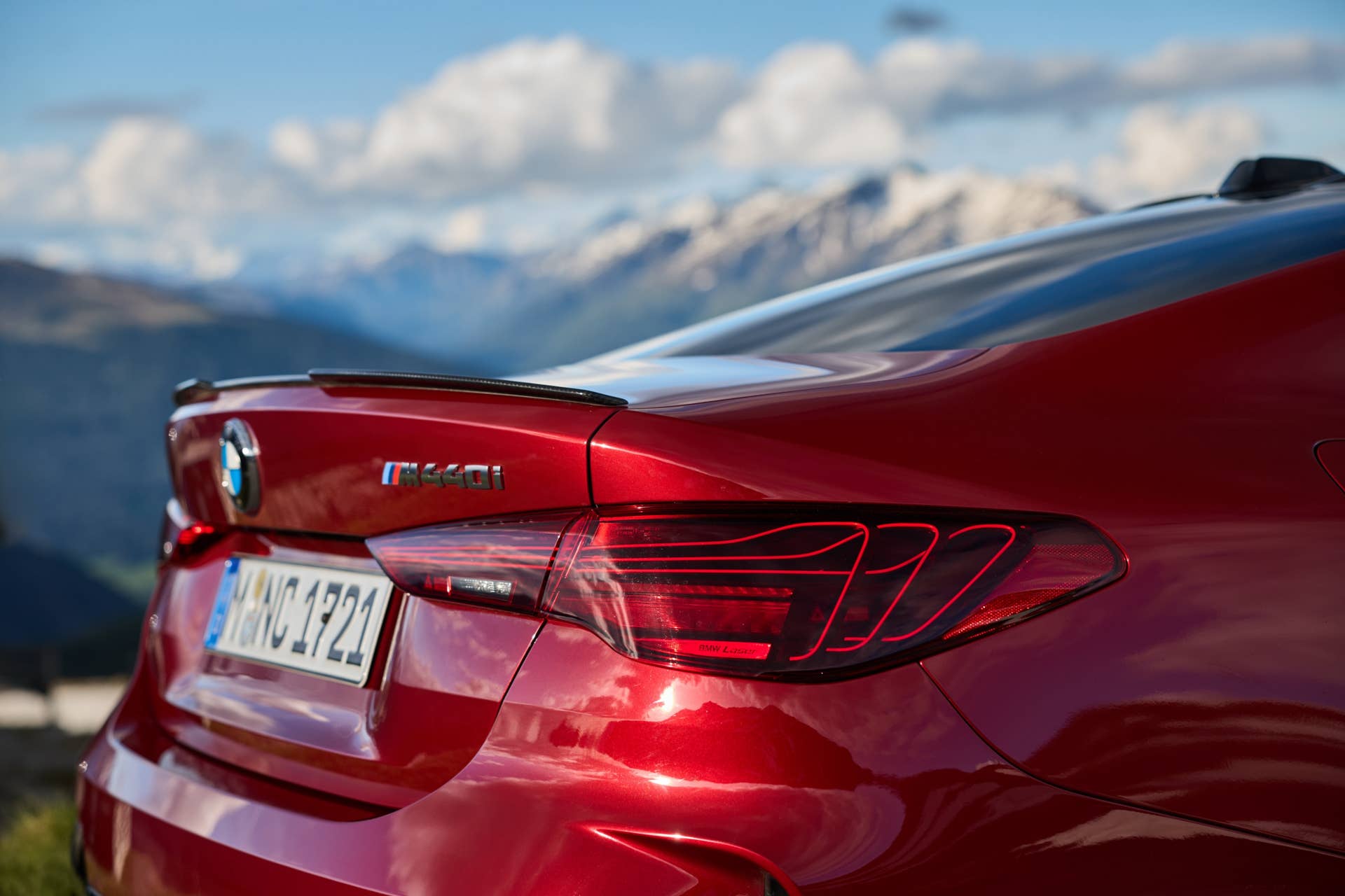 2025 BMW M440i