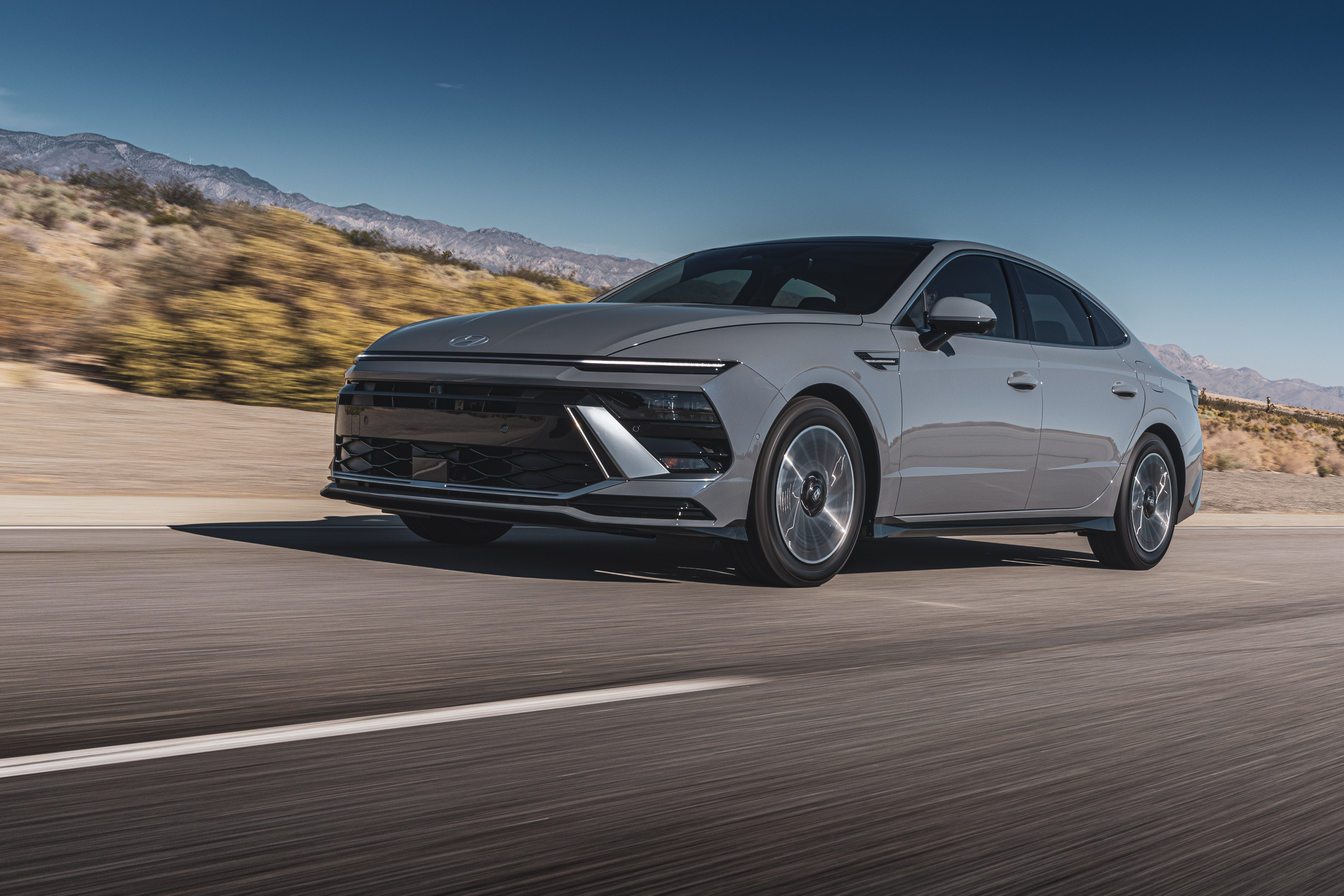 2025 Hyundai Sonata Hybrid