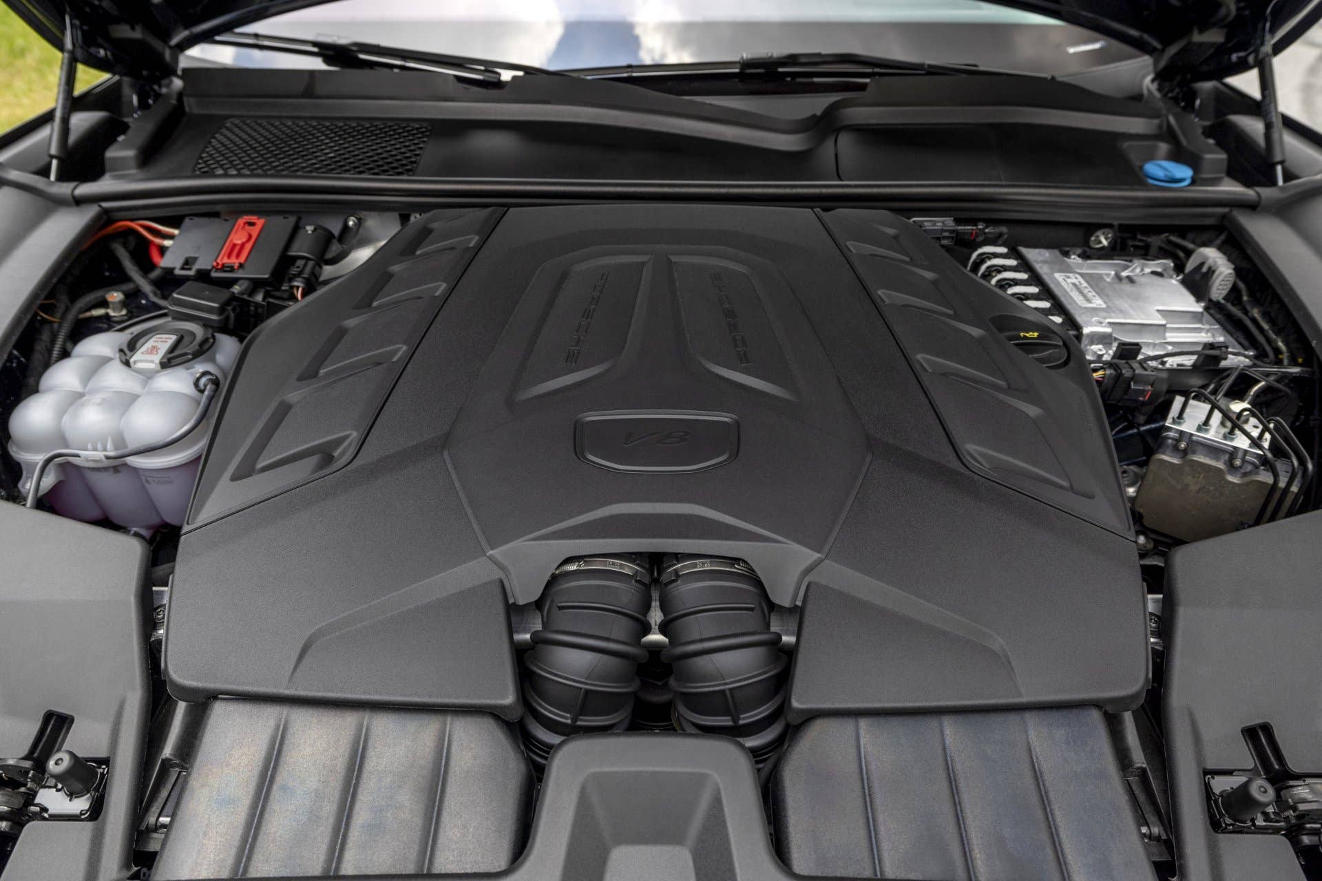 Porsche Cayenne GTS V8 engine