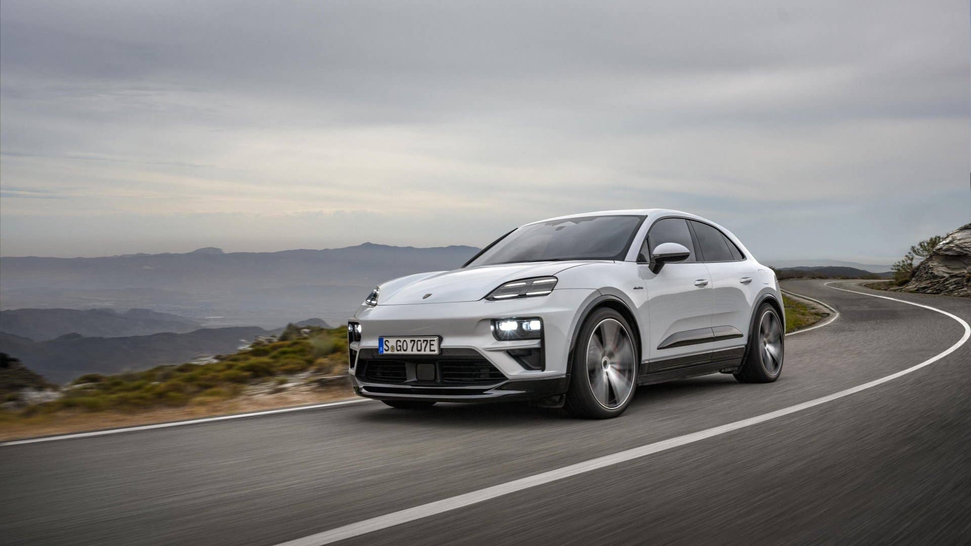 2025 Porsche Macan Electric Turbo