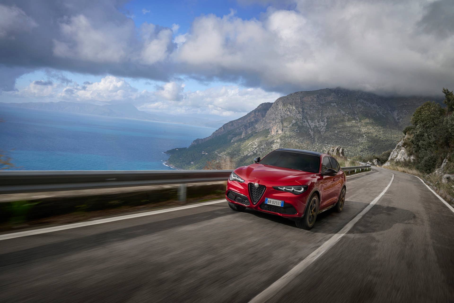 2025 Alfa Romeo Stelvio Intensa