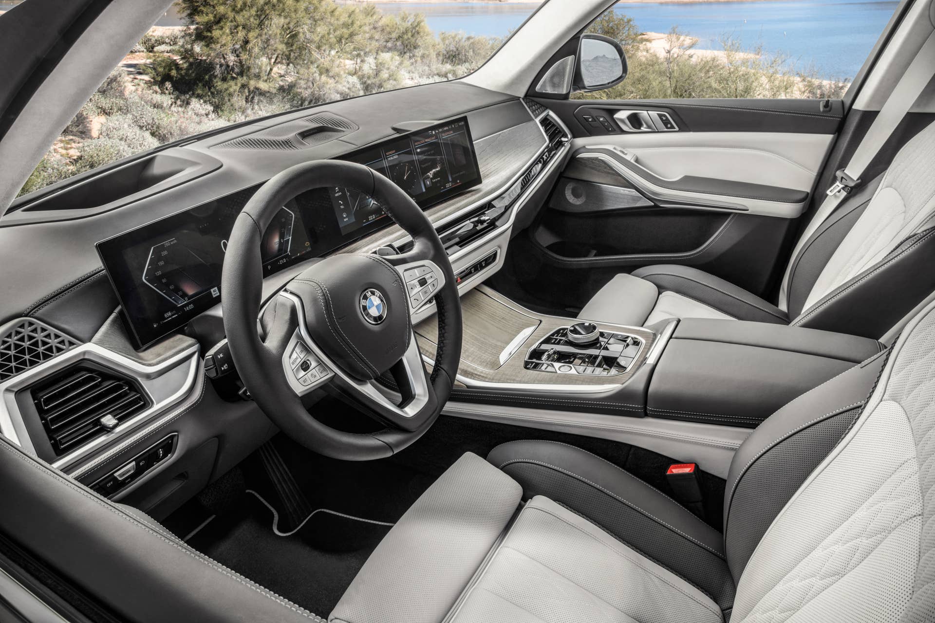 2025 BMW X7