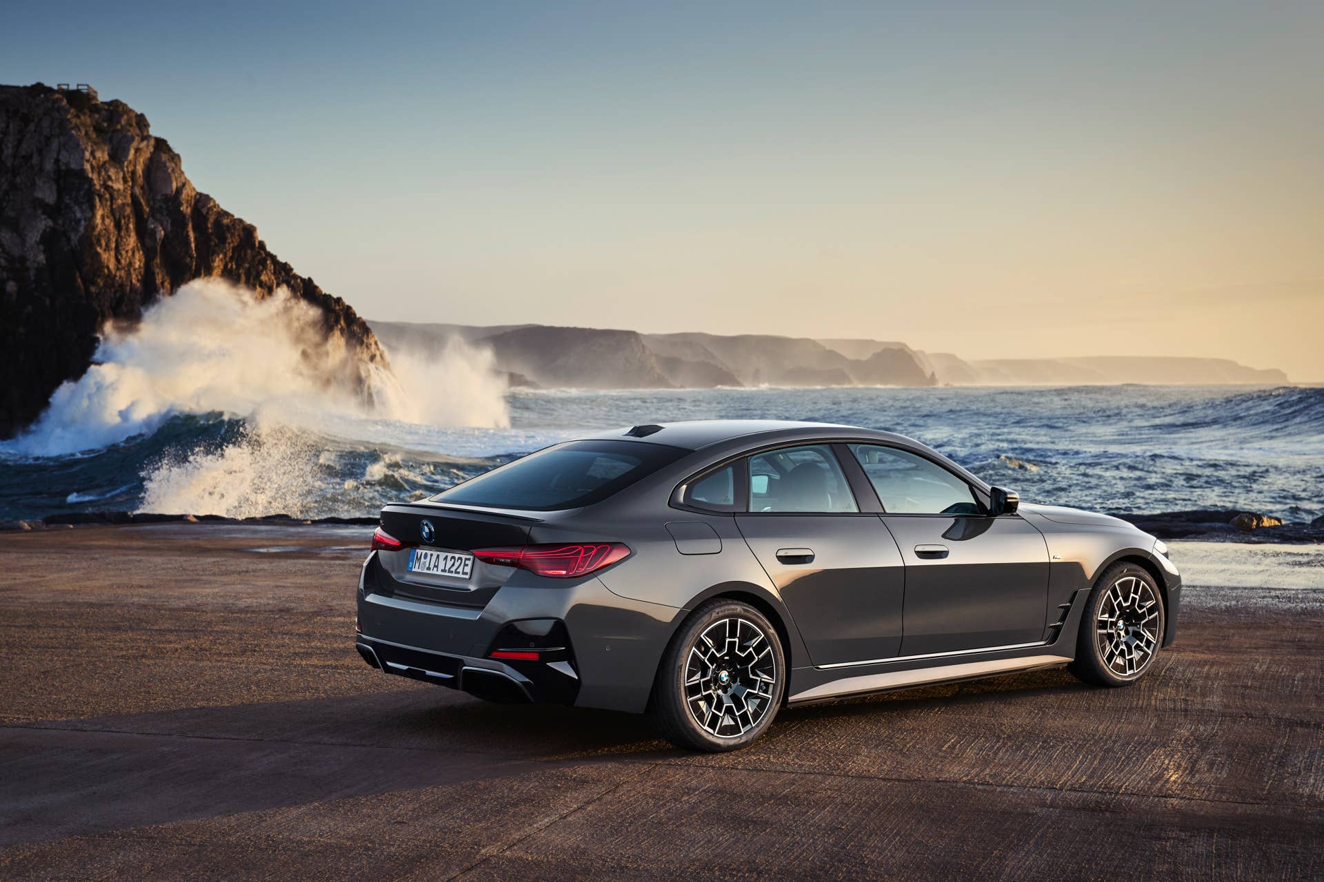BMW i4