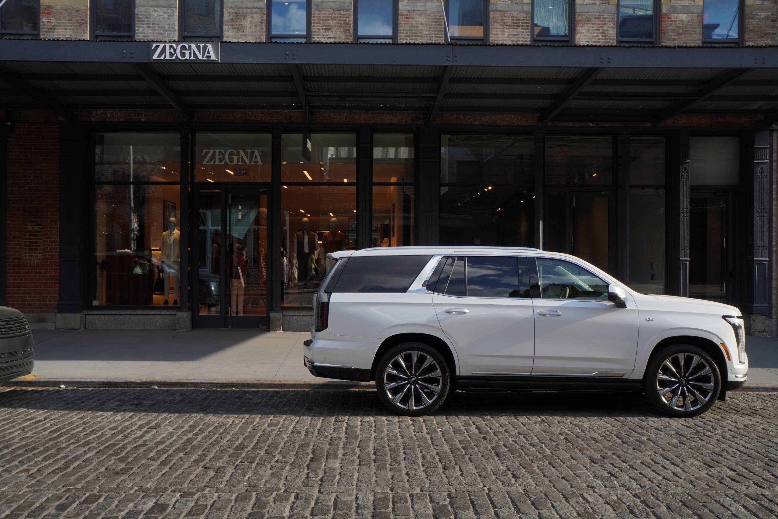 2025-2026 Cadillac Escalade Platinum white side view