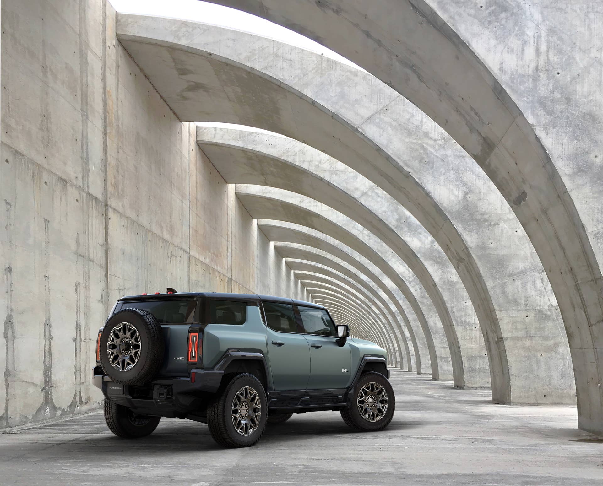 Hummer Test I Test Drove the 2025 Hummer EV SUV: Here's the Real Verdict - Autoblog
