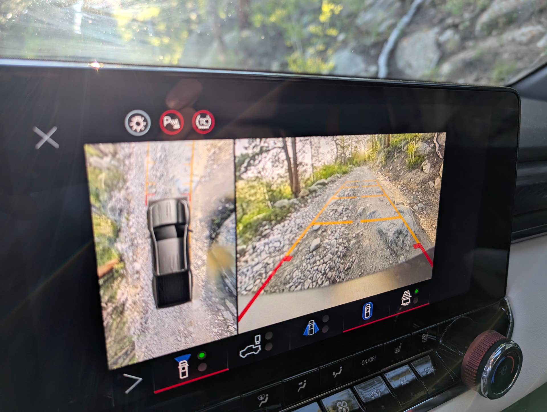 Cameras on 2025 GMC Canyon AT4X AEV