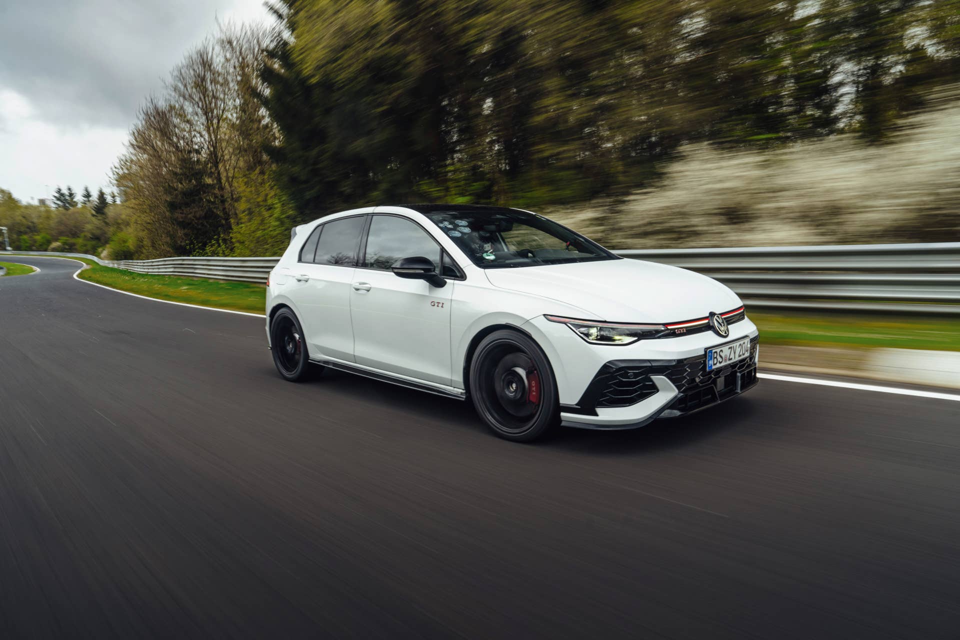 VW Golf GTI vs. Honda Civic Type R: One’s the Smart Choice, the Other’s ...