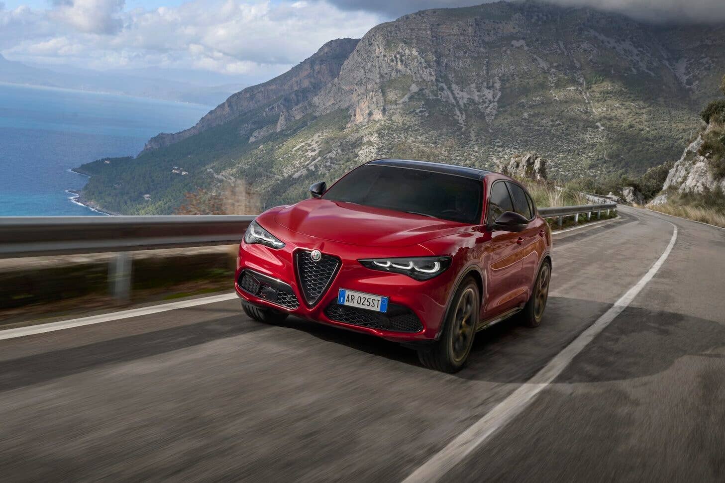 2025 Alfa Romeo Stelvio Intensa
