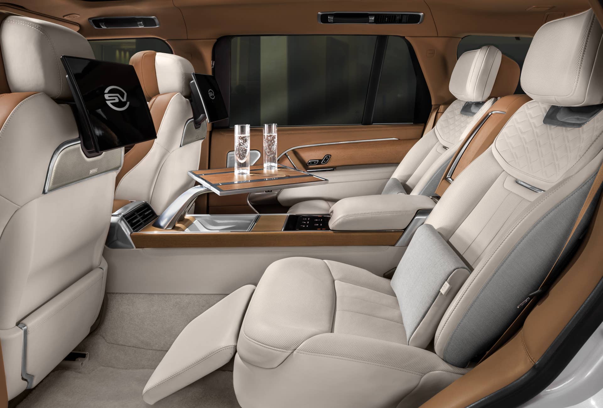 2025 Land Rover Range Rover LWB