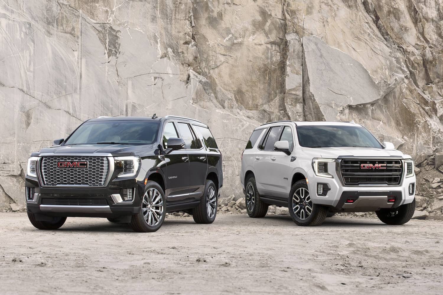 2021 GMC Yukon Denali front quarter