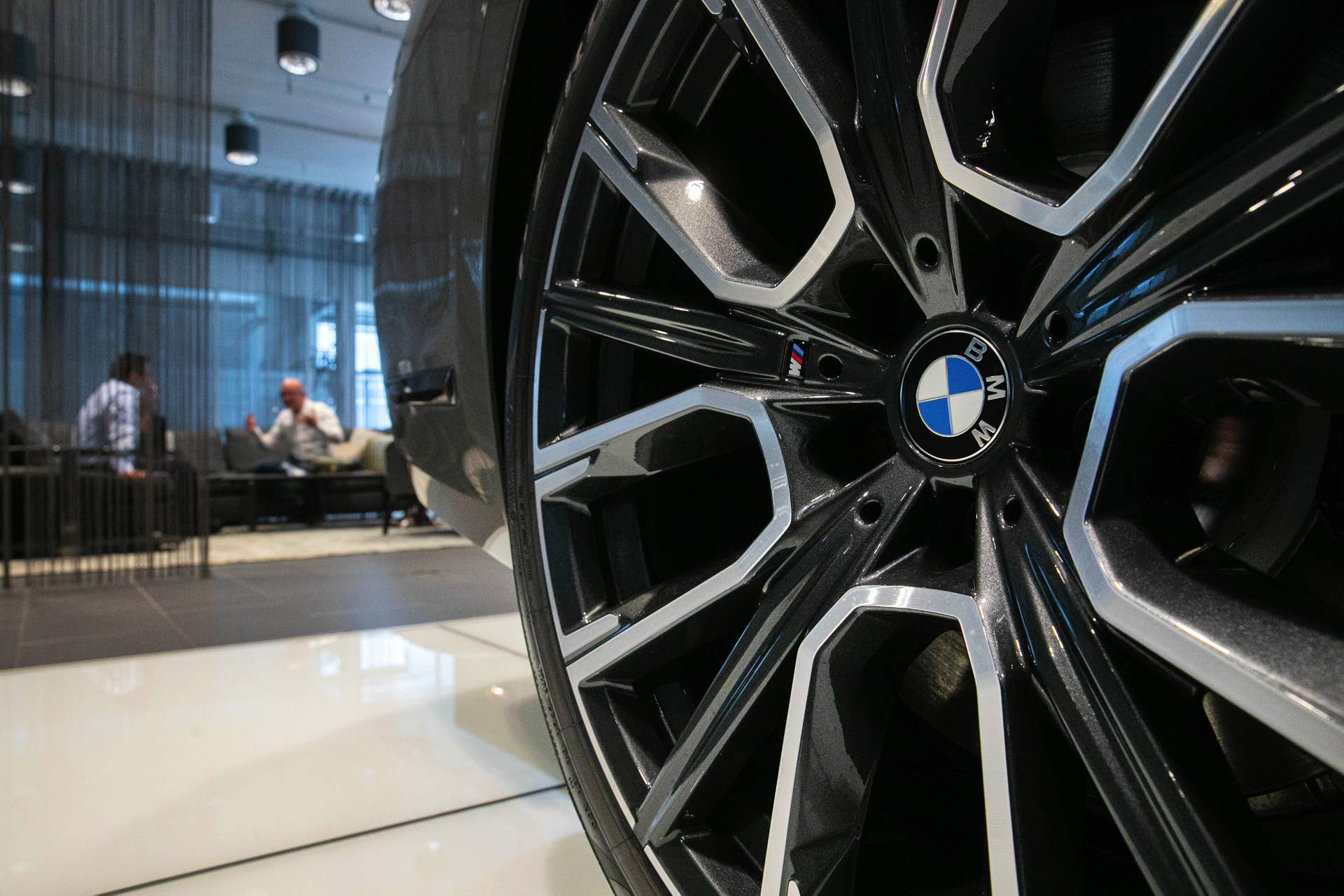 BMW 745e wheel