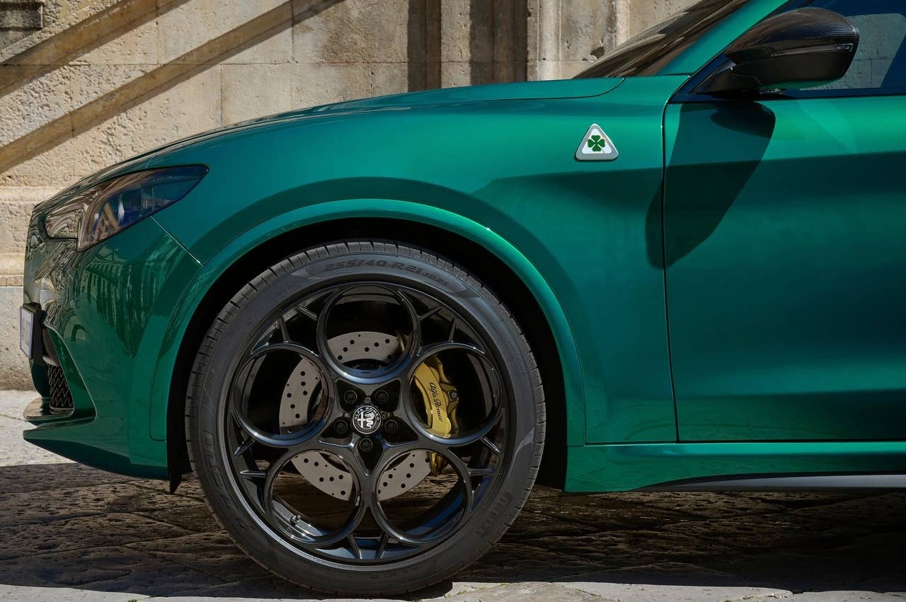 Alfa Romeo Stelvio 100th Anniversary wheels