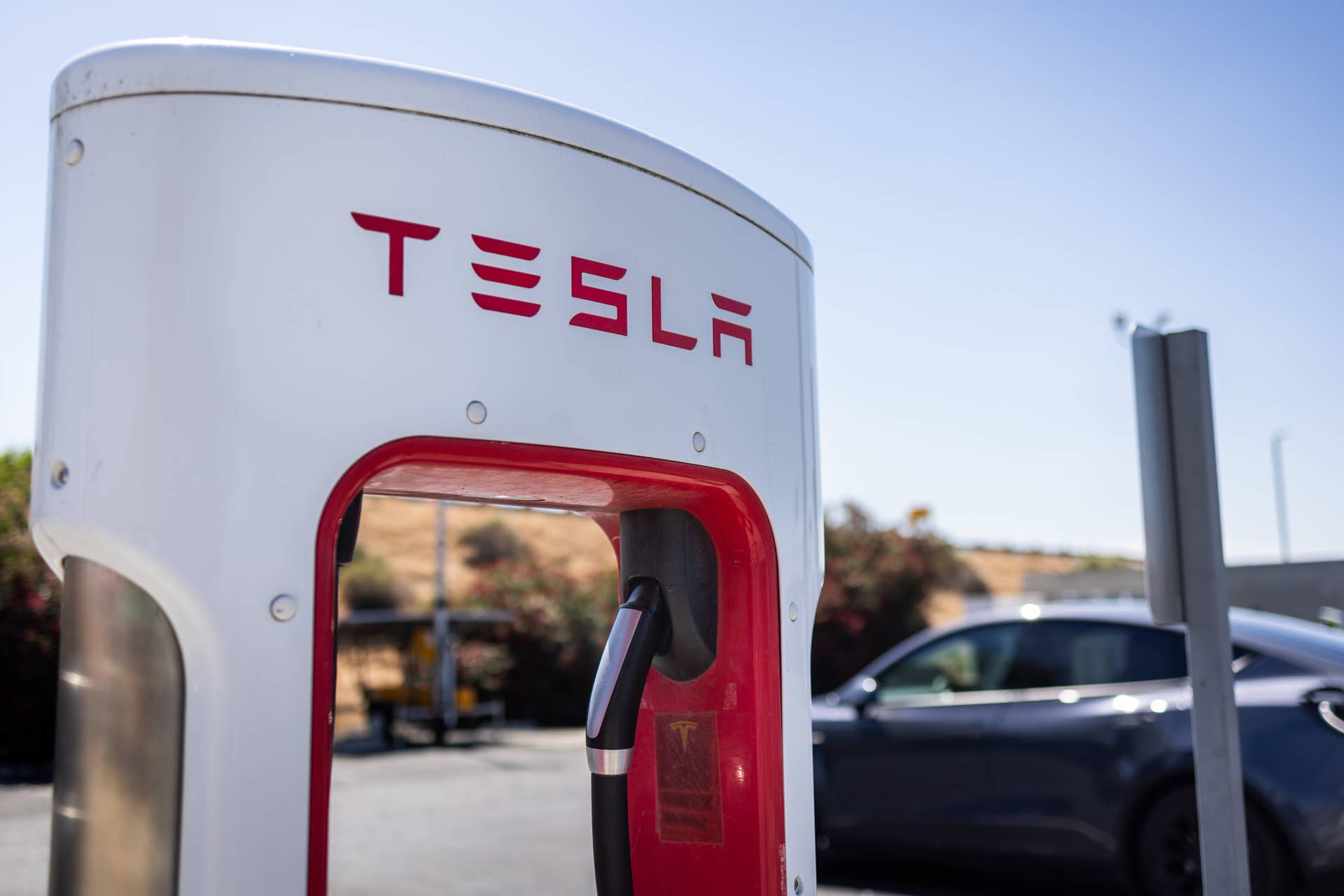 Tesla Stock Slips About 3% Monday Ahead of Earnings — additional image