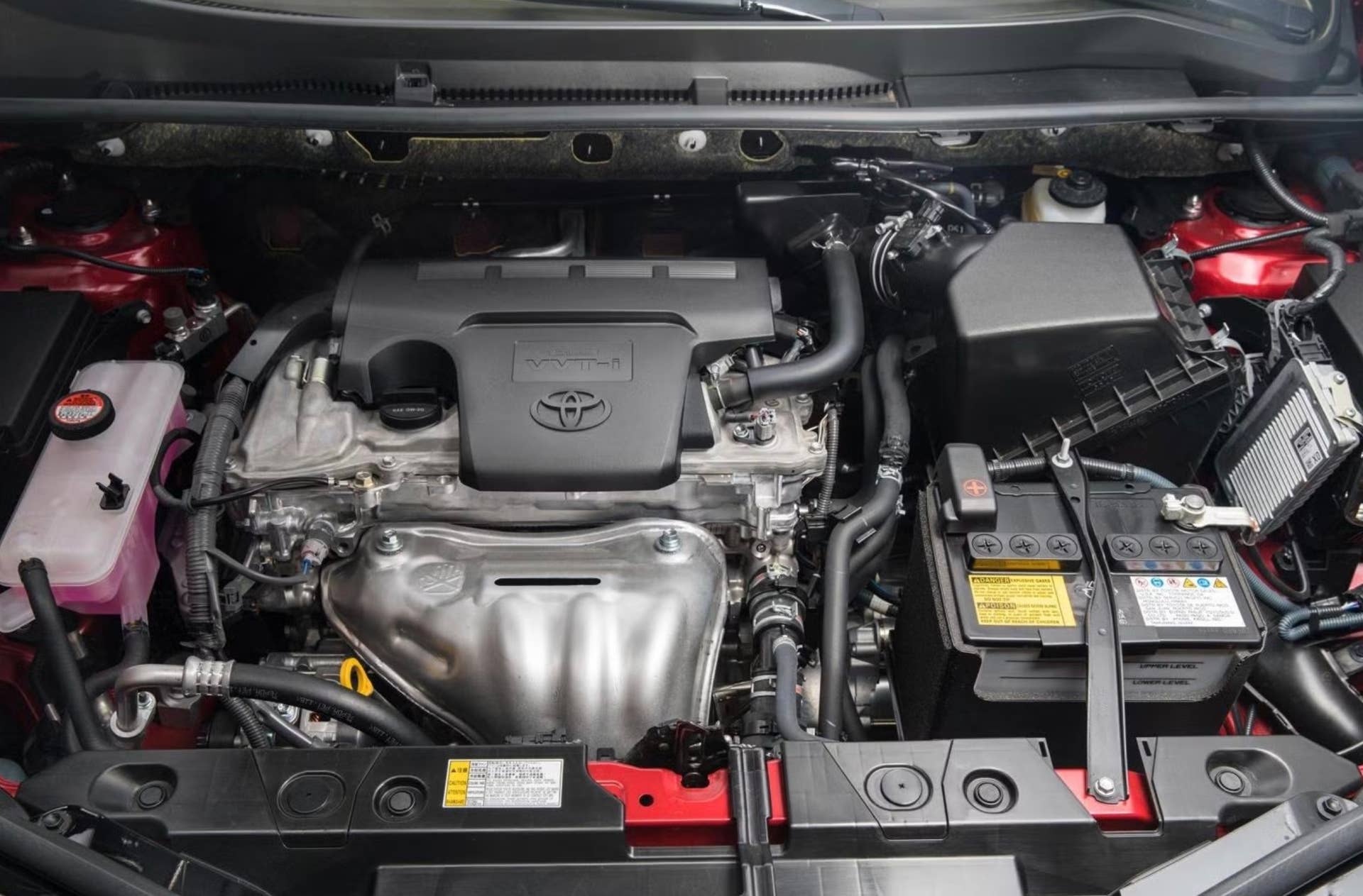 2018 Toyota RAV4 engine bay