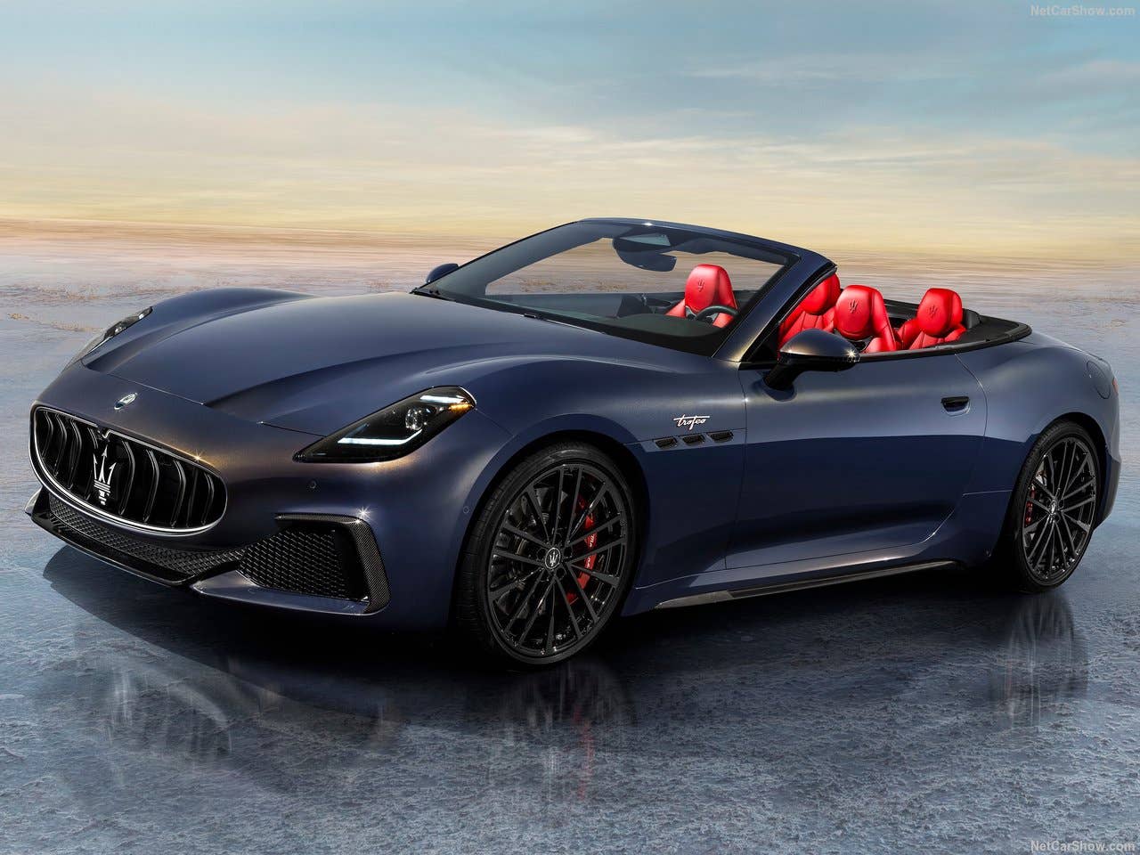 2025 Maserati GranCabrio Trofeo front quarter
