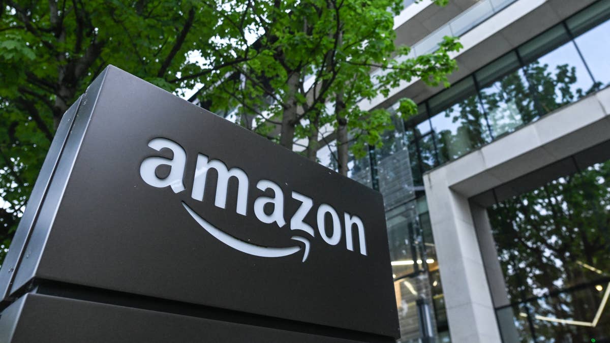 Amazon’s Noise Reduction Earmuffs With ‘Very Good Sound Deadening’ Are Now Just $9