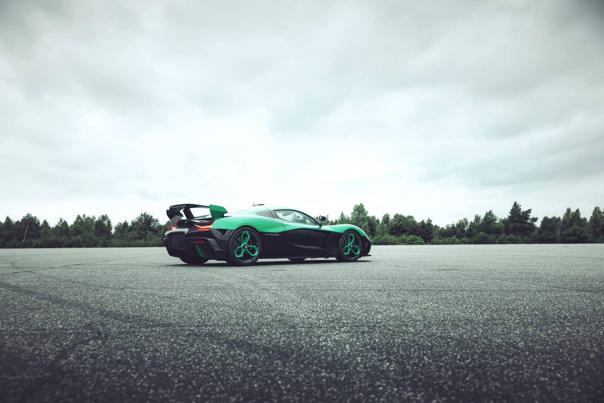 Rimac Nevera R Steals Back Impossible Koenigsegg Speed Record - Autoblog