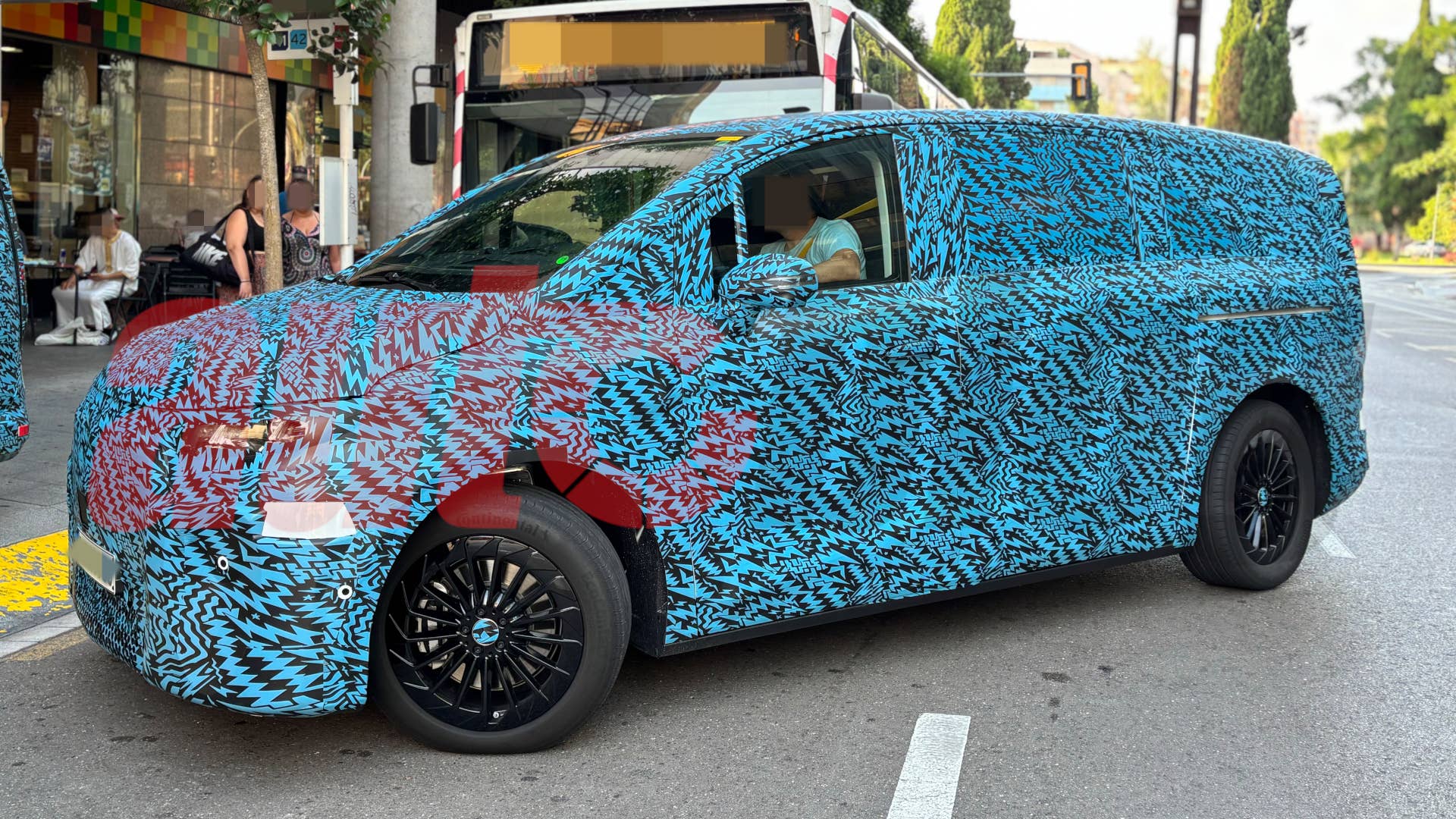 2027 Mercedes-Benz VLE Is Already Showing Off What It Can Do In Public ...
