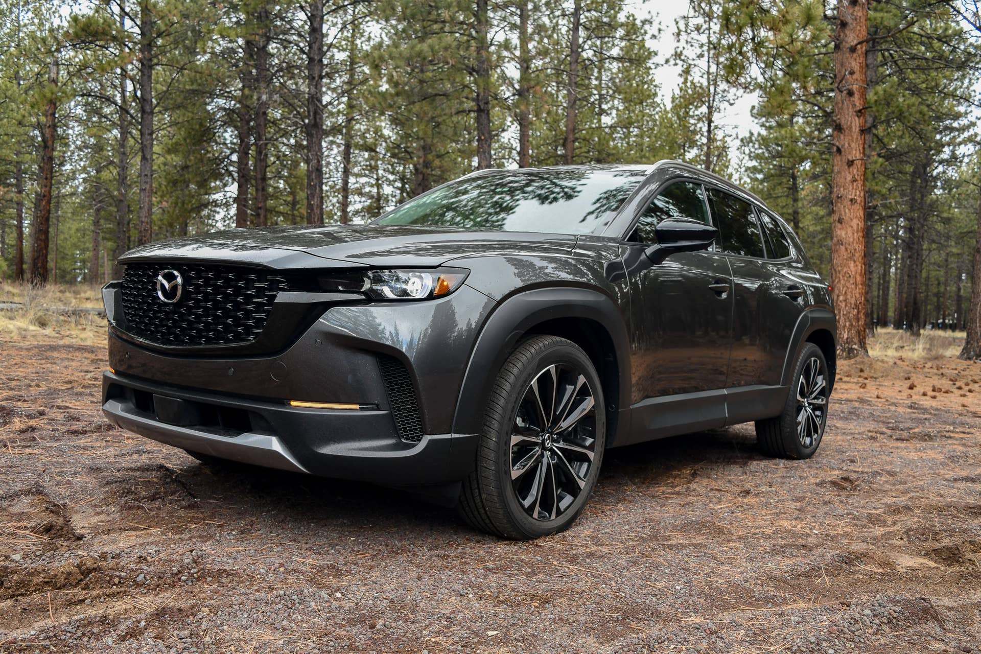 The side front end of the 2025 Mazda CX-50 Turbo Premium Plus