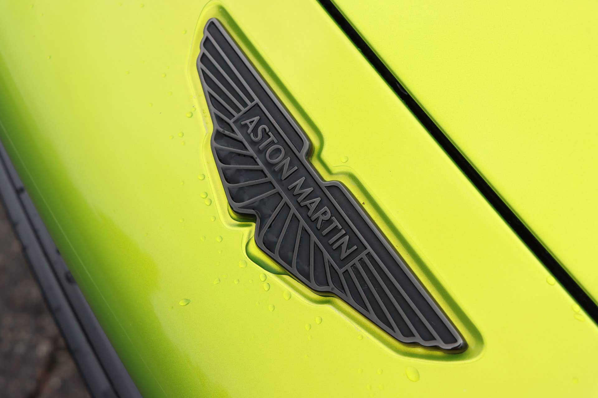 2025 Aston Martin DBX 707