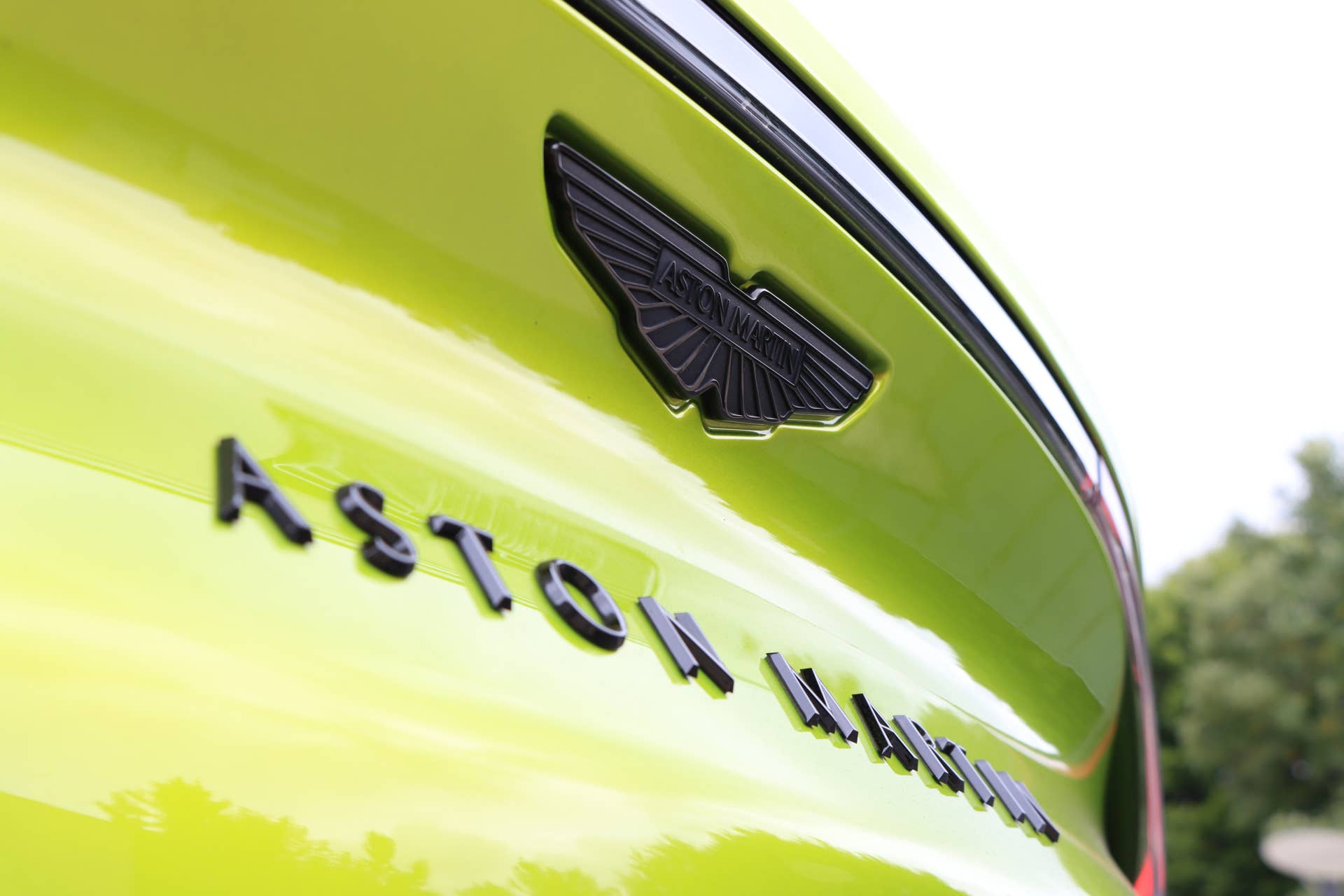 2025 Aston Martin DBX 707