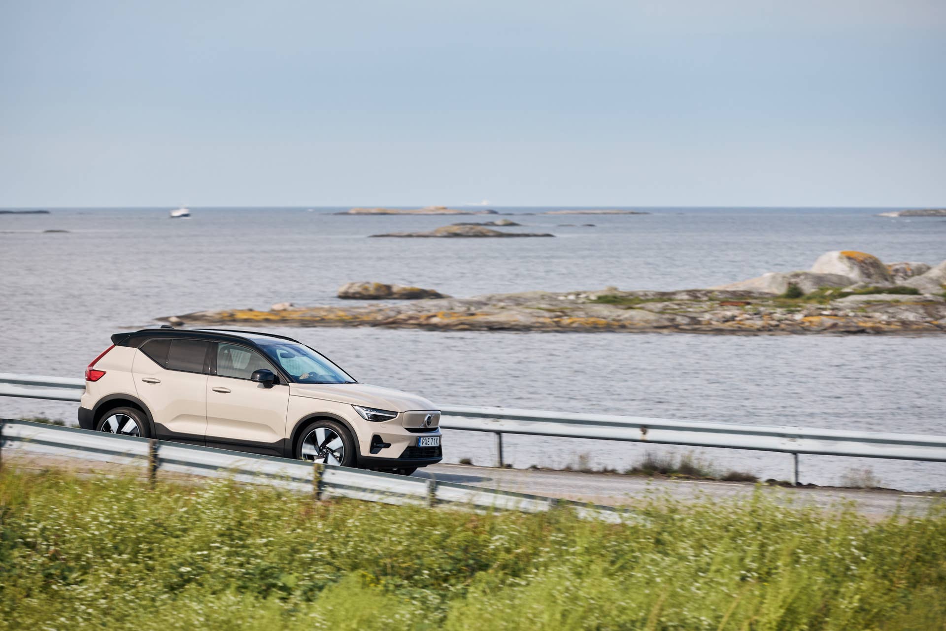 Volvo Offers Enticing EX40 Lease Deal For July - Autoblog