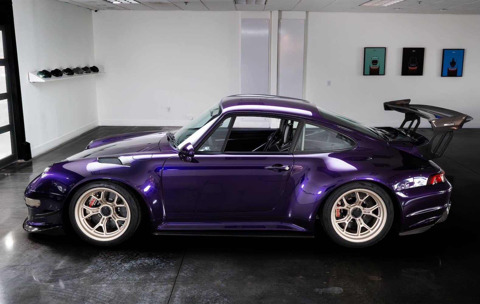 Gunther Werks GWX side profile studio shot