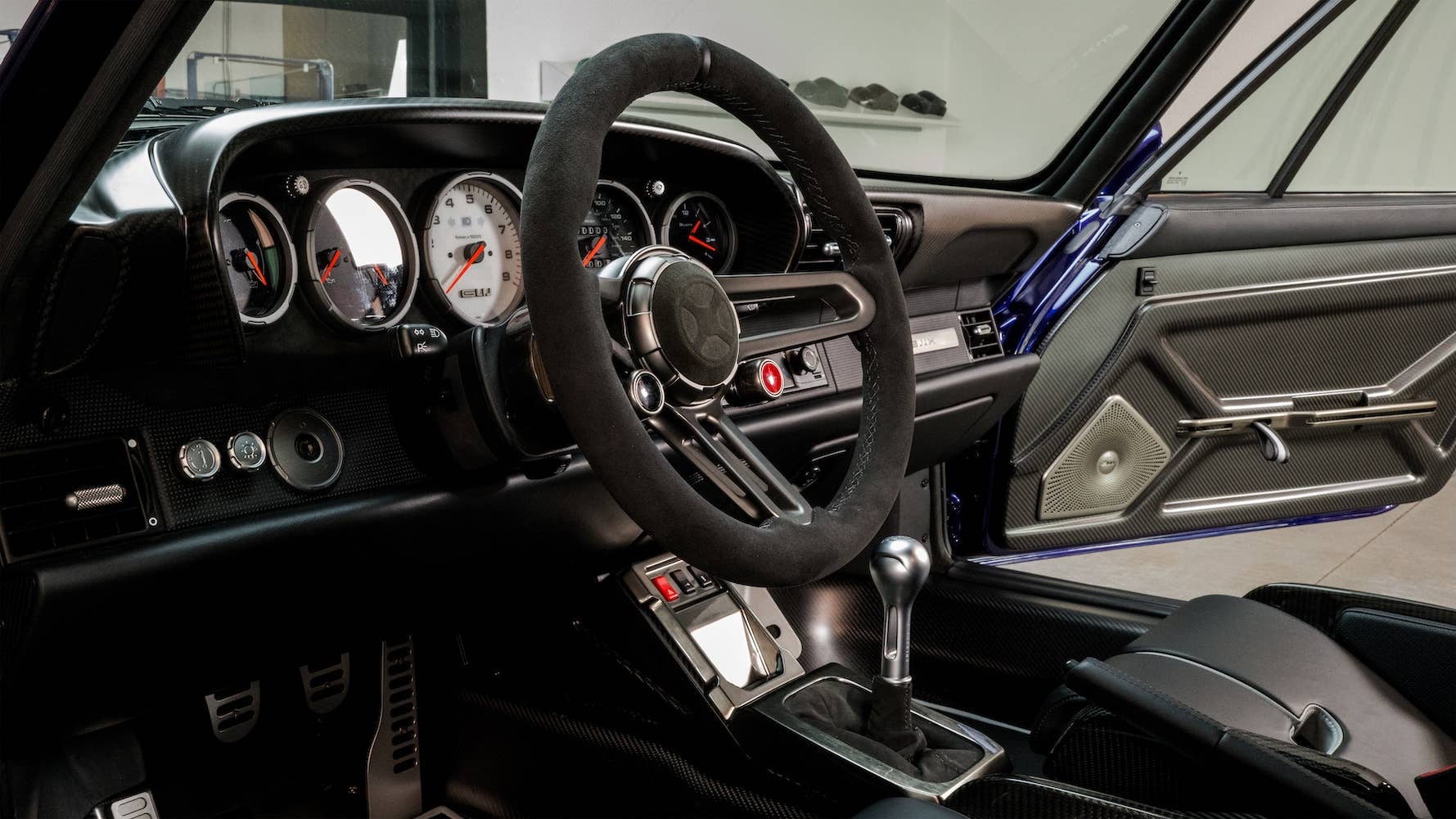 Gunther Werks GWX interior steering whee detailed
