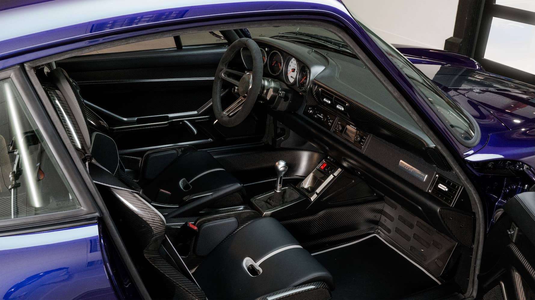 Gunther Werks GWX interior