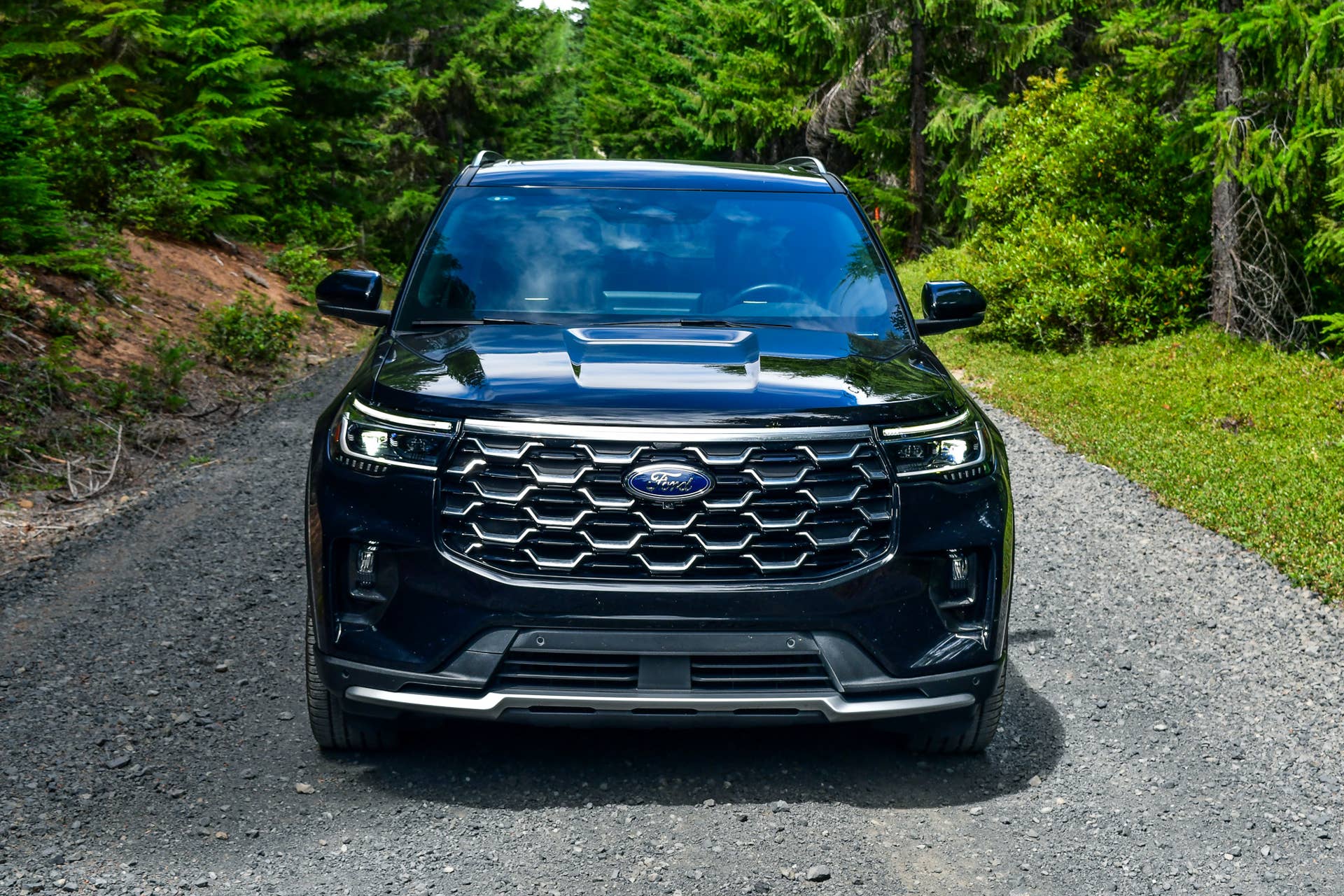 The front end of the 2025 Ford Explorer Platinum