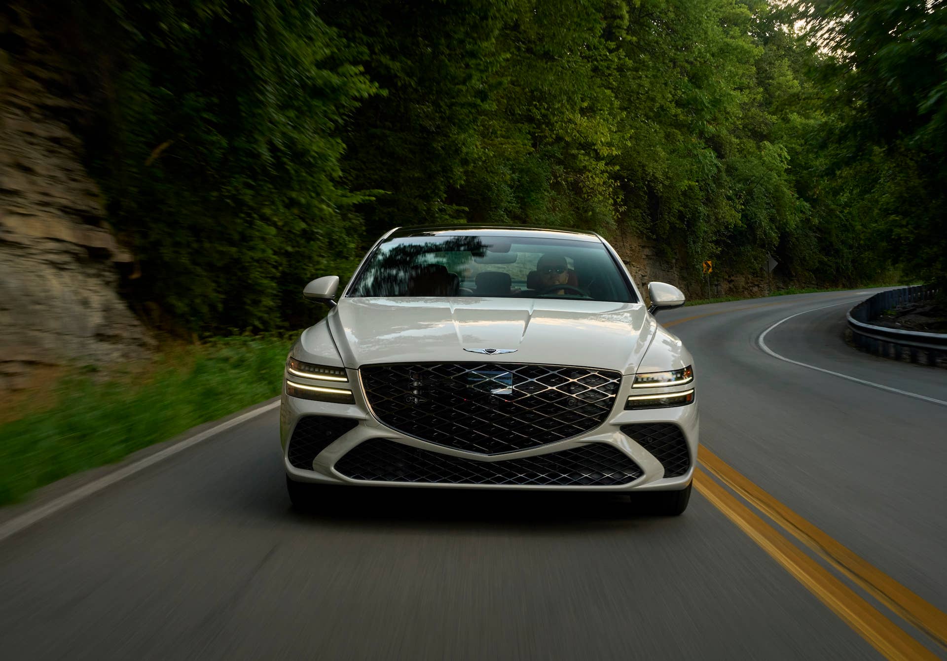 New Genesis G80 Magma Spied with Smart New Look and Massive 27