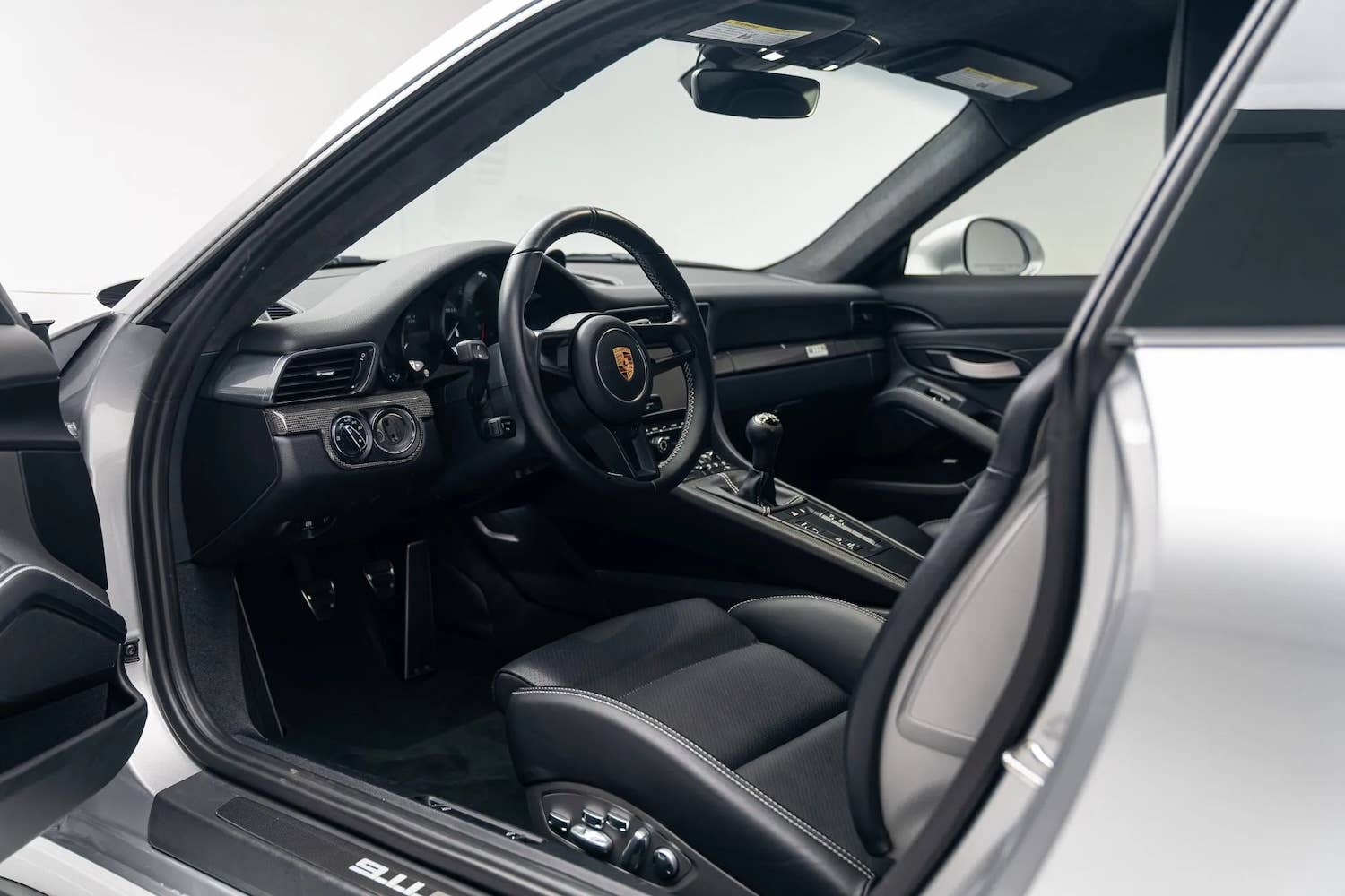 Ultra-Rare 2016 Porsche 911 R With 3,600 Miles Surfaces for Sale - Autoblog