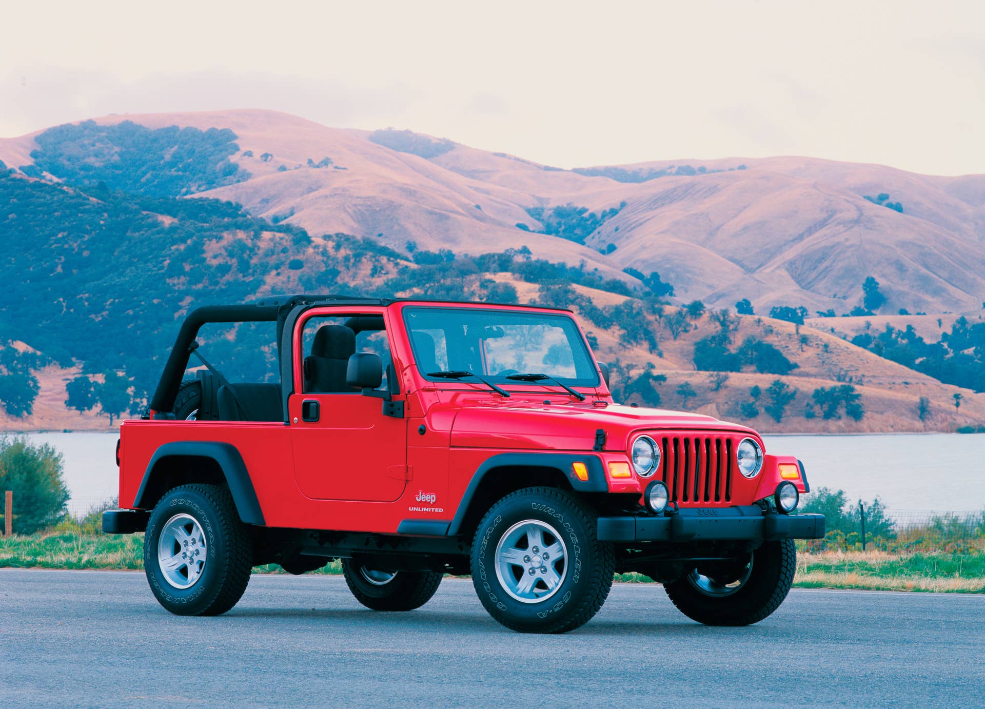 The front end of the 2006 Jeep Wrangler Unlimited