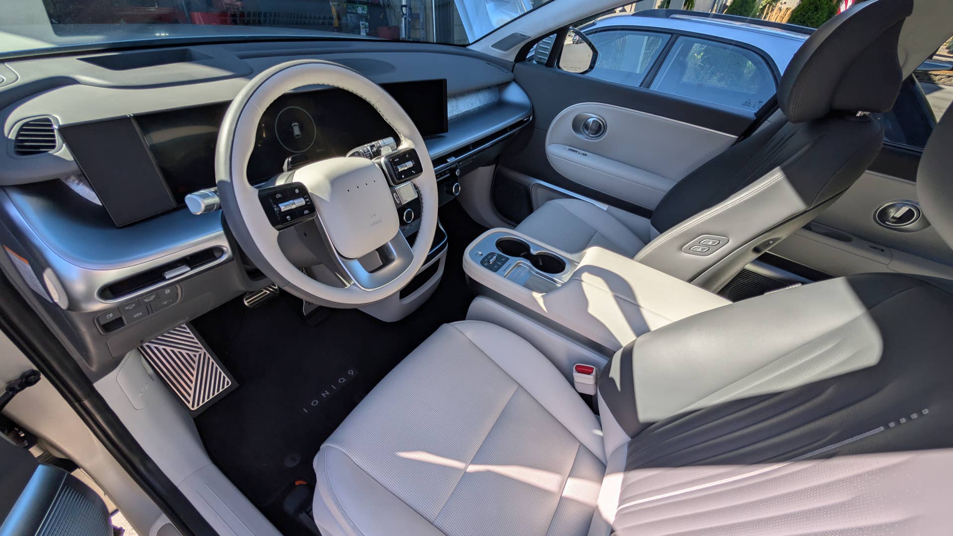 The interior of the 2025 Hyundai IONIQ 9