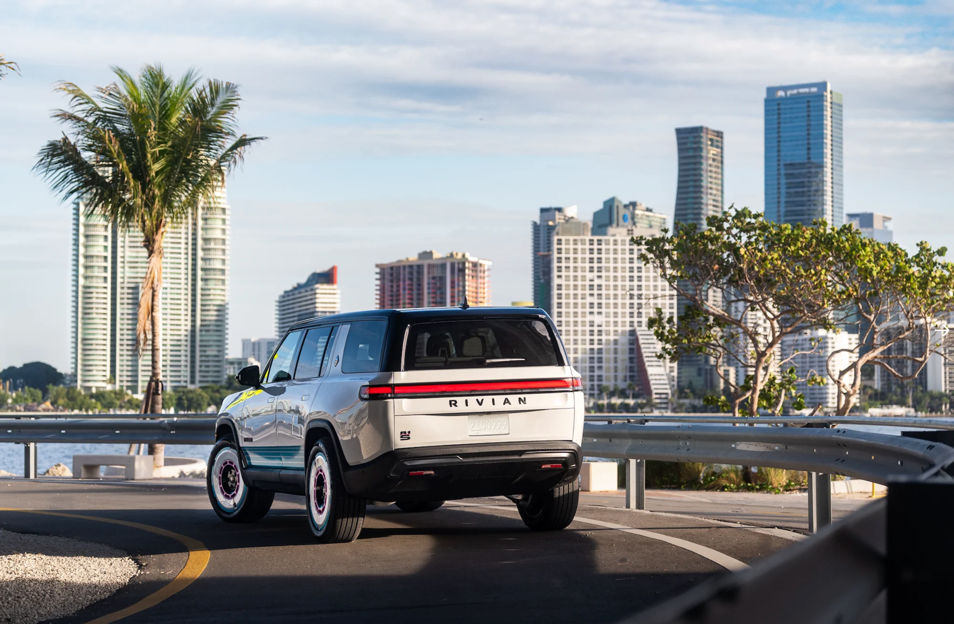 Rivian R1S Miami Edition