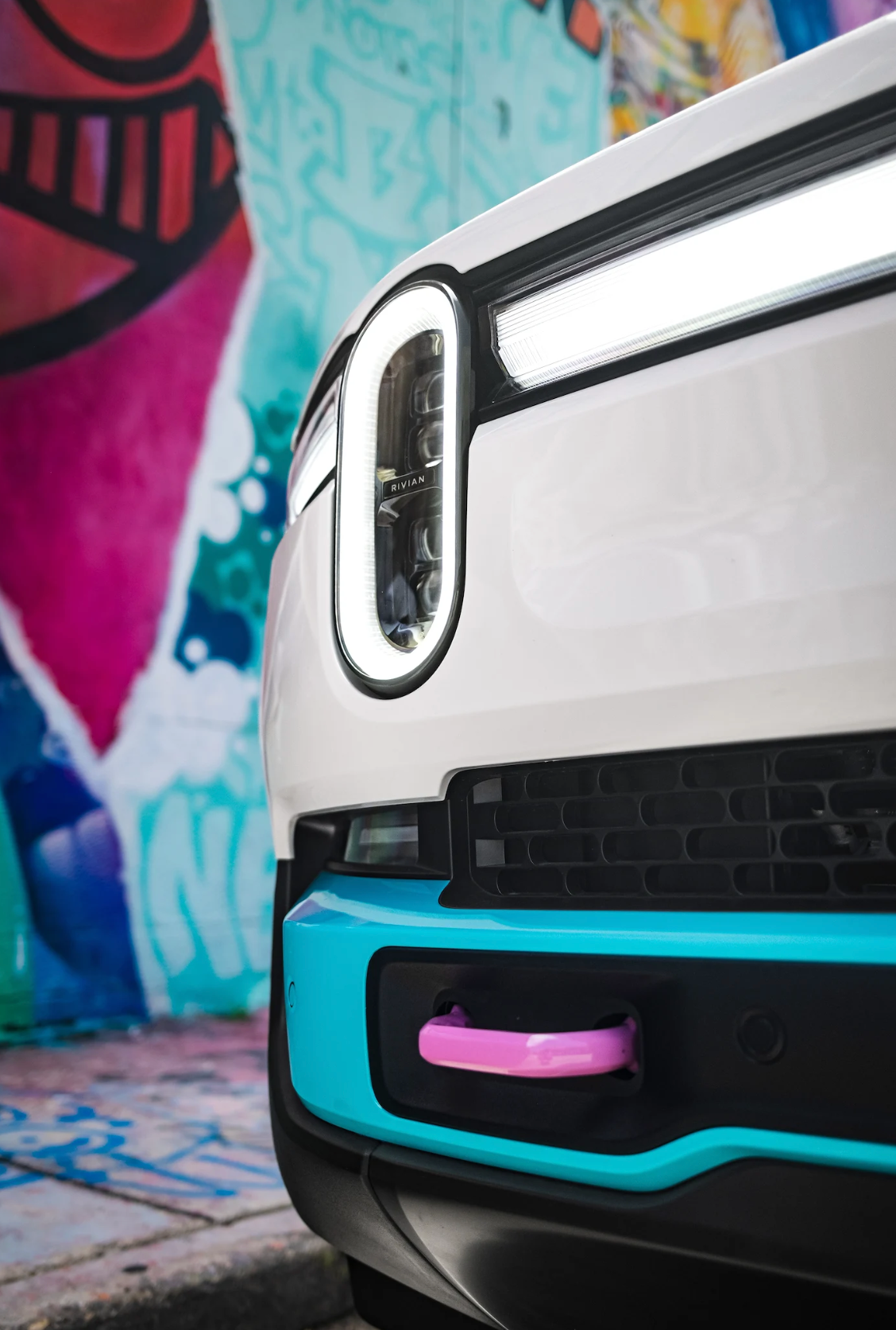 Rivian R1S Miami Edition