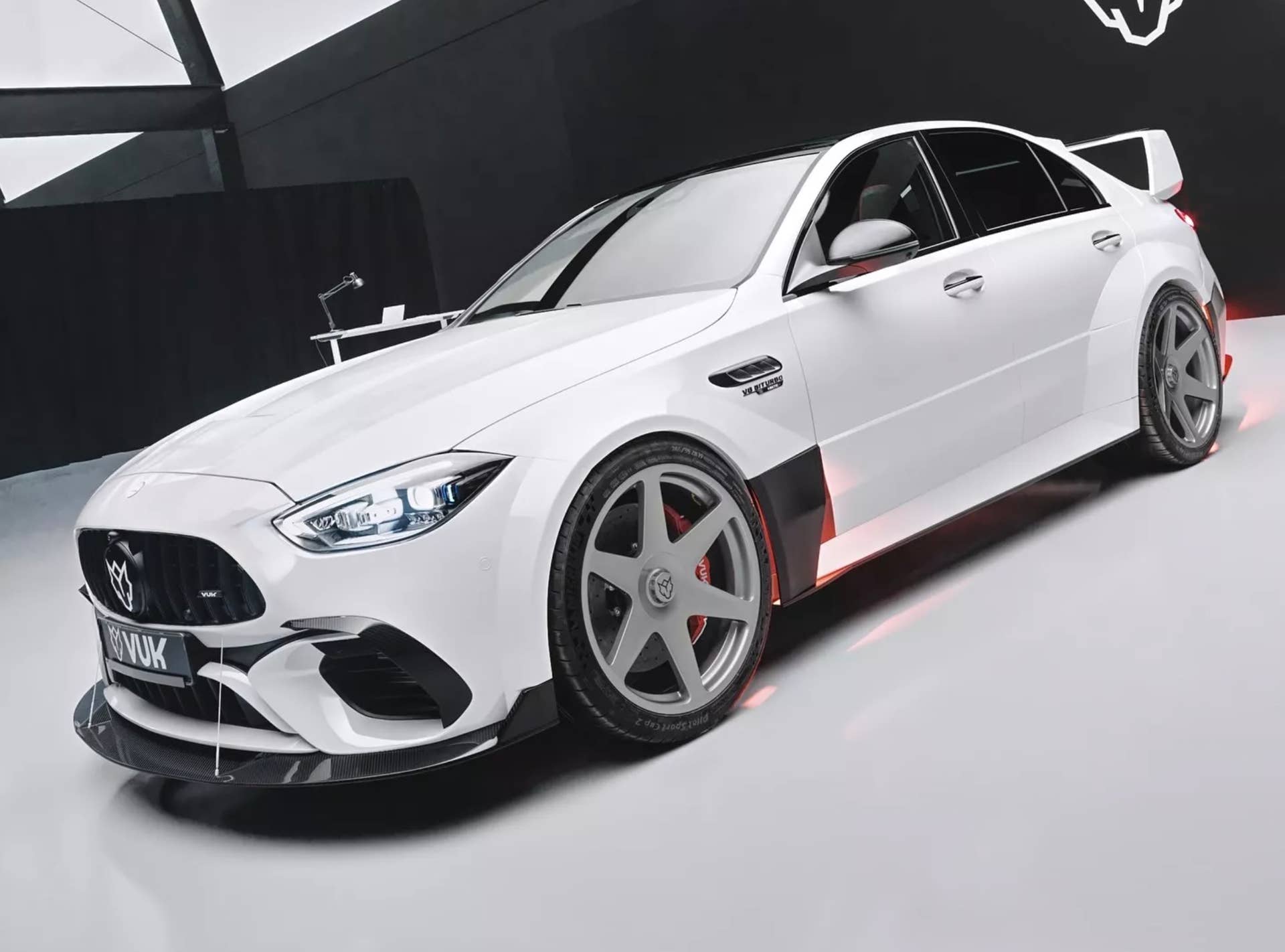 Mercedes-AMG C63 - Vuk EVOlution X