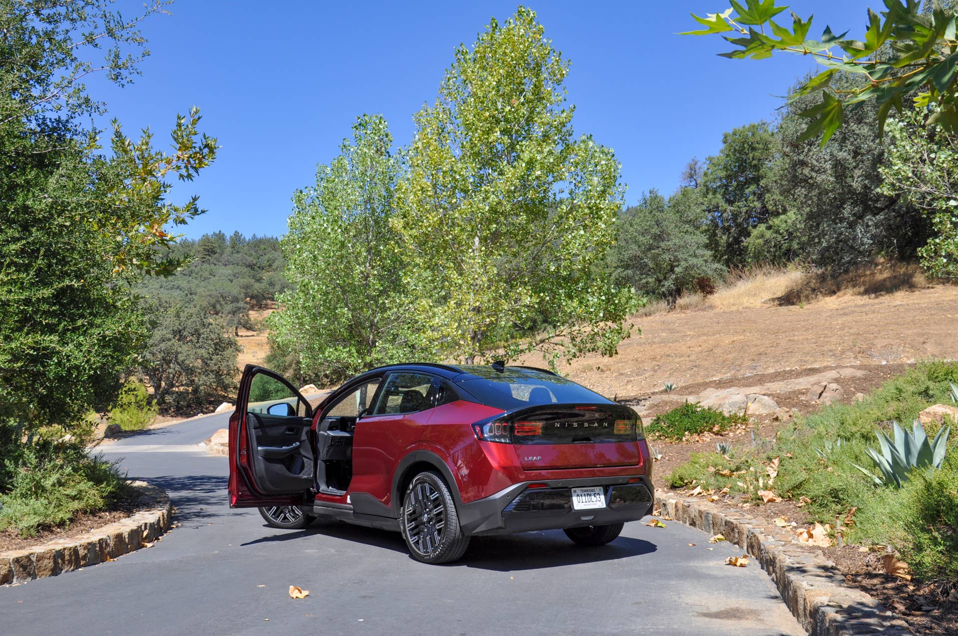 2026 Nissan LEAF Platinum+
