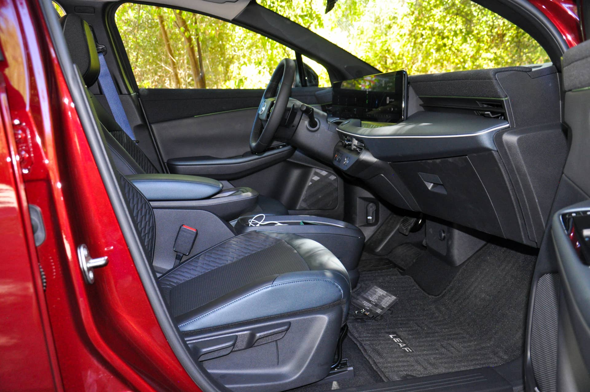 2026 Nissan LEAF Platinum+