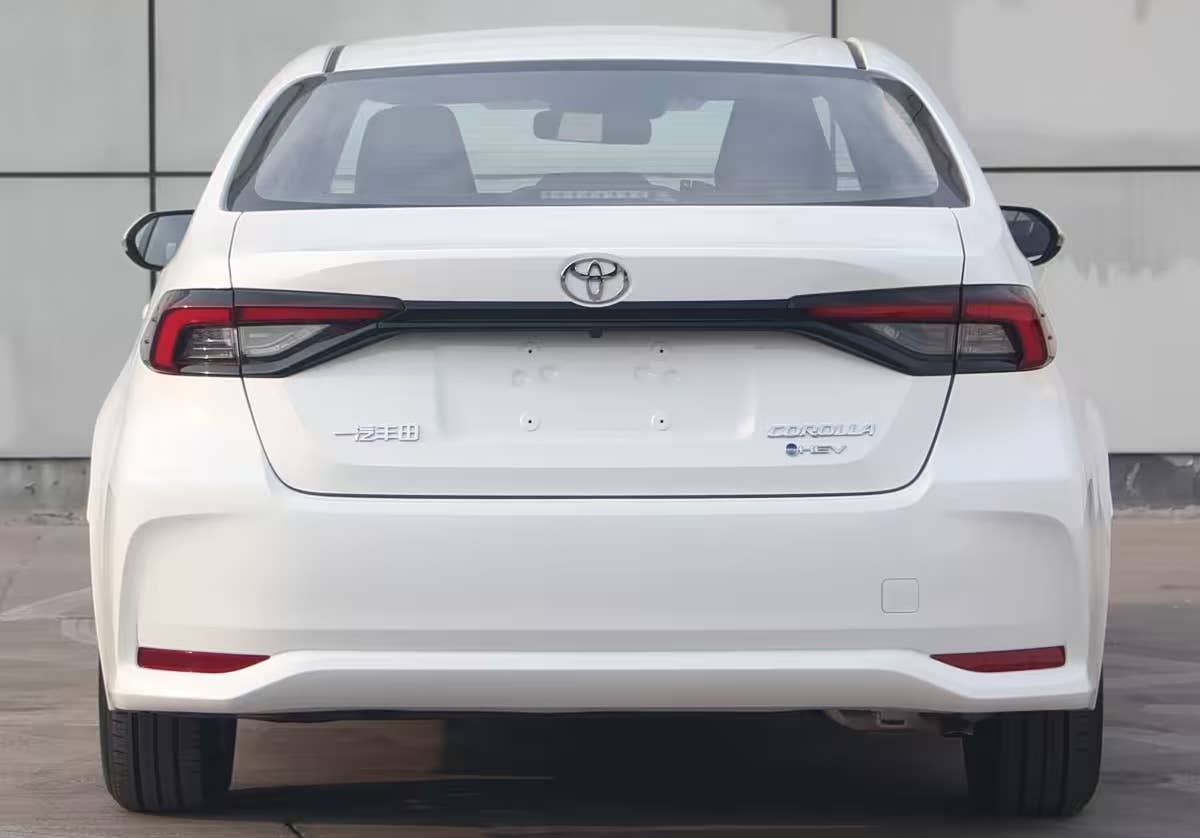 Toyota Corolla Allion China rear