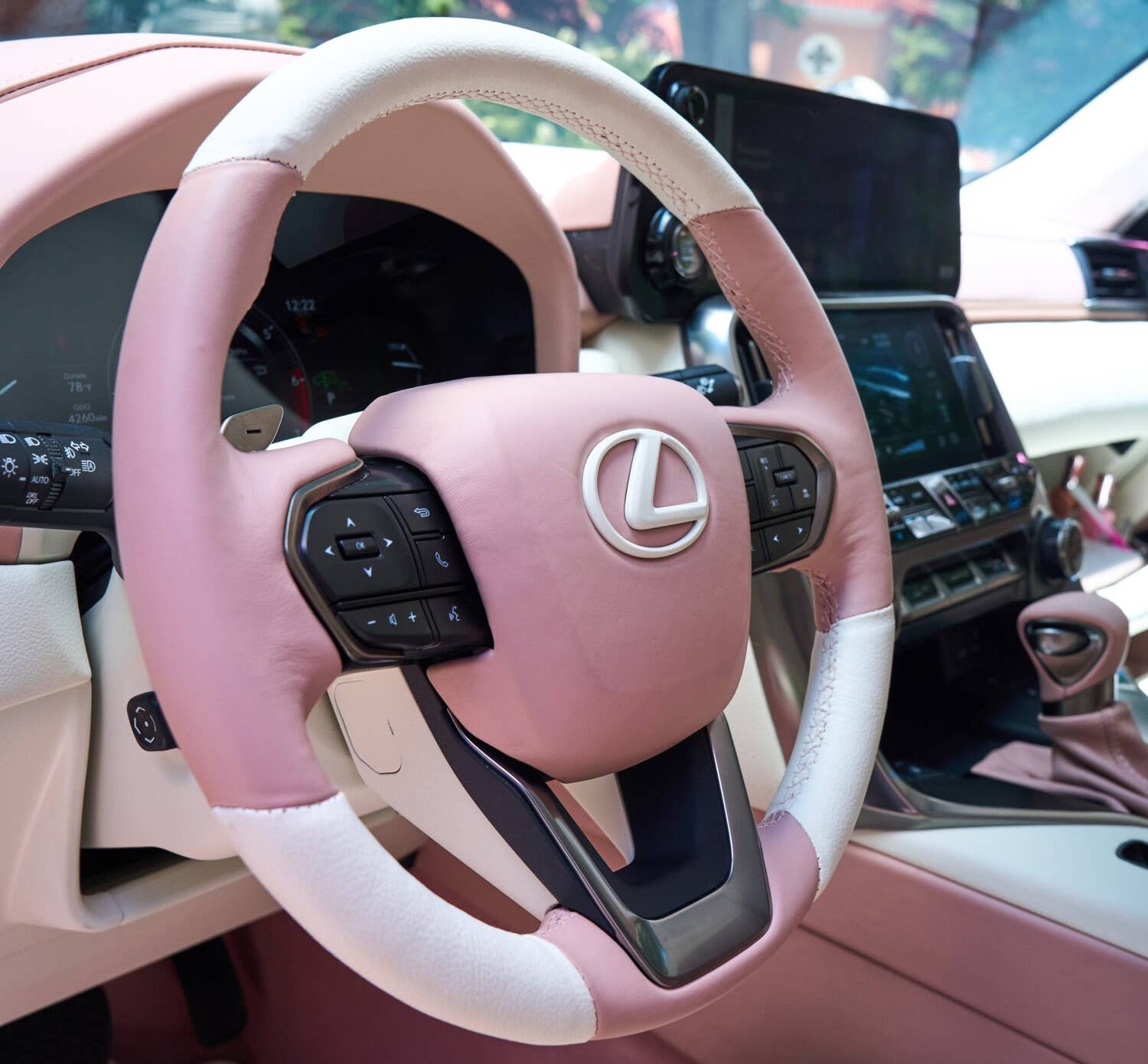 Lexus Glam LX steering wheel