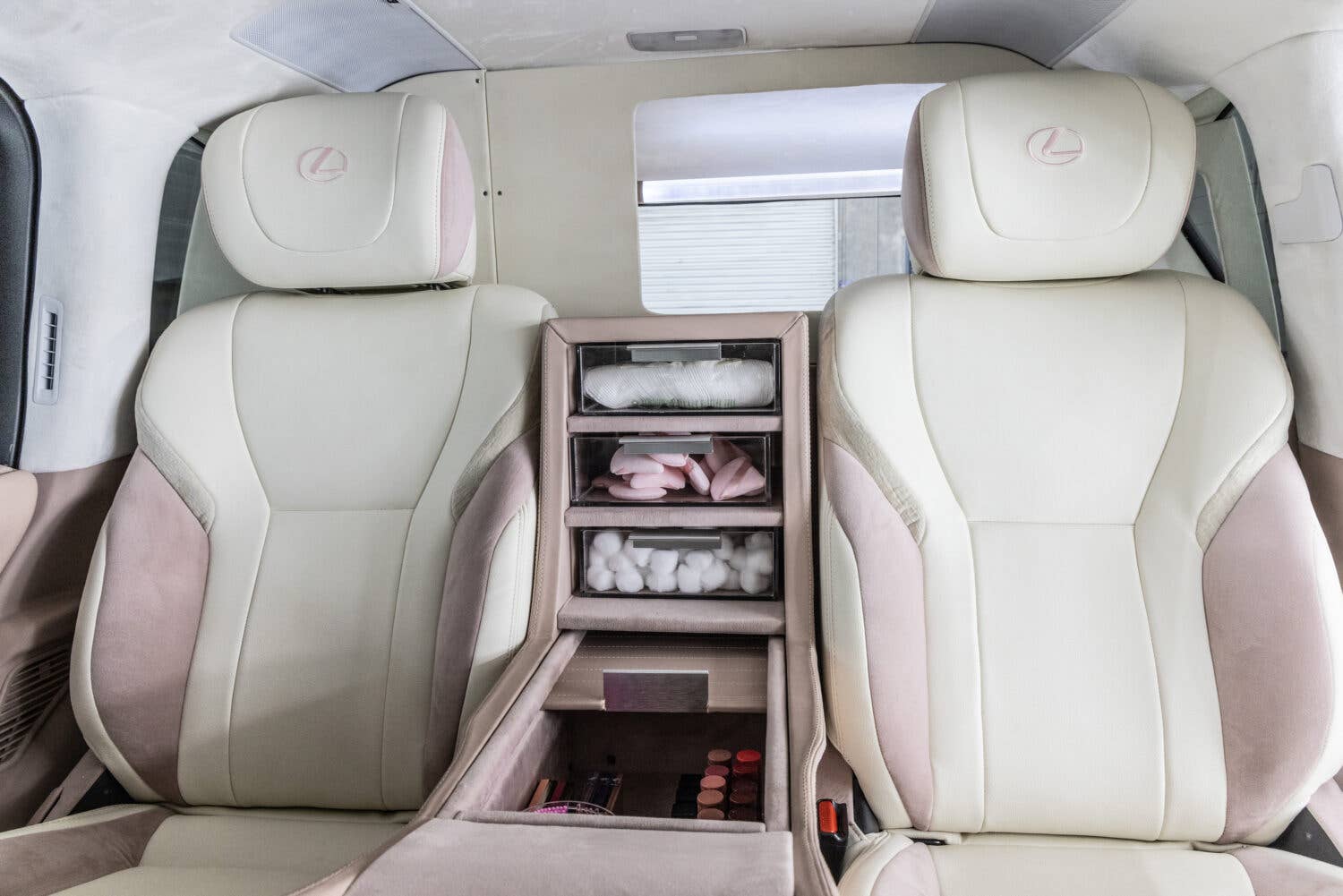 Lexus Glam LX second row seats