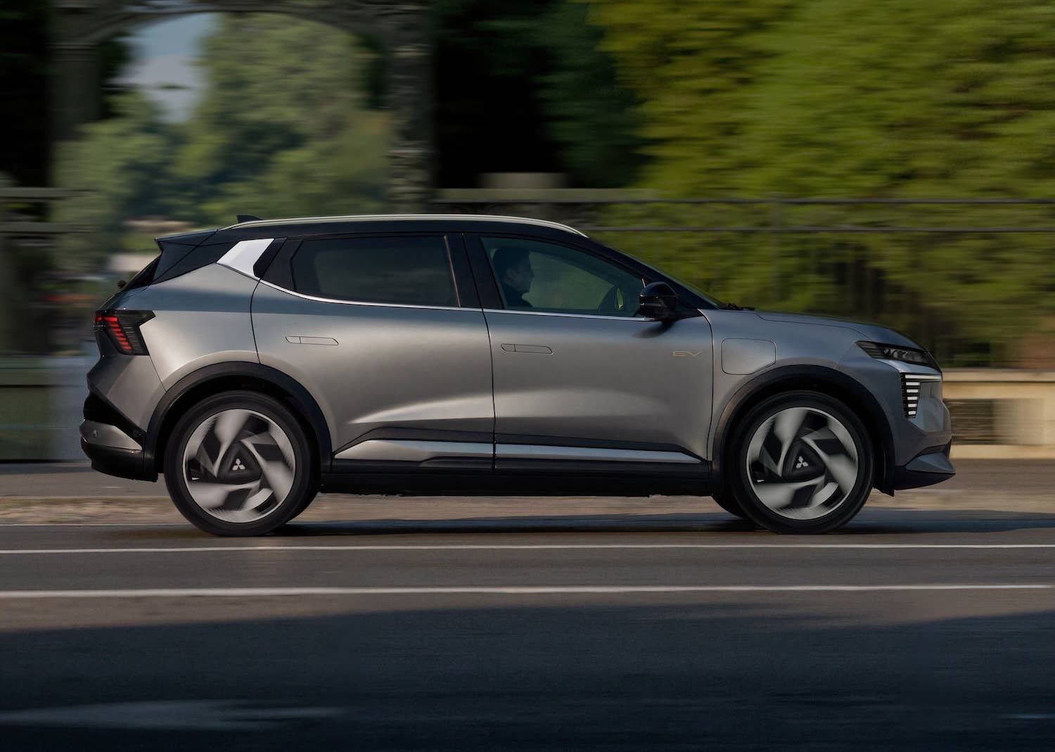 Mitsubishi Eclipse Cross EV side profile